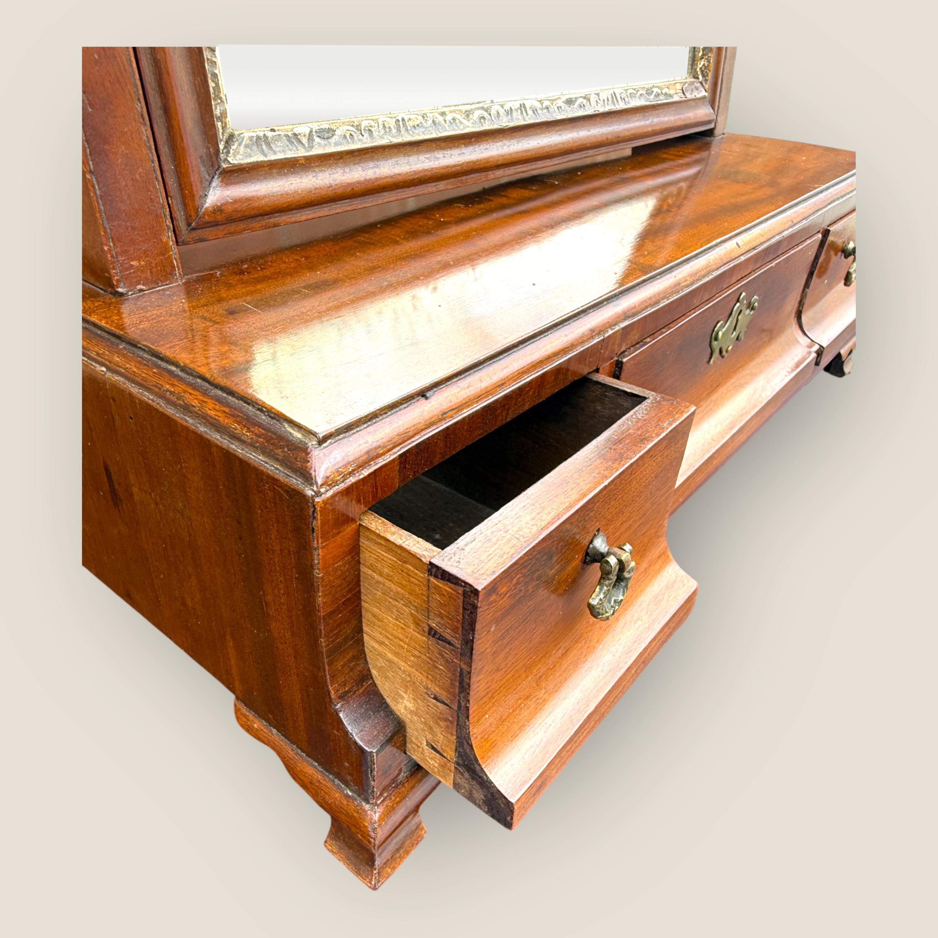 Antique Georgian 1790 Mahogany & Gilt Dressing Table Mirror with Brass Handles For Sale 8