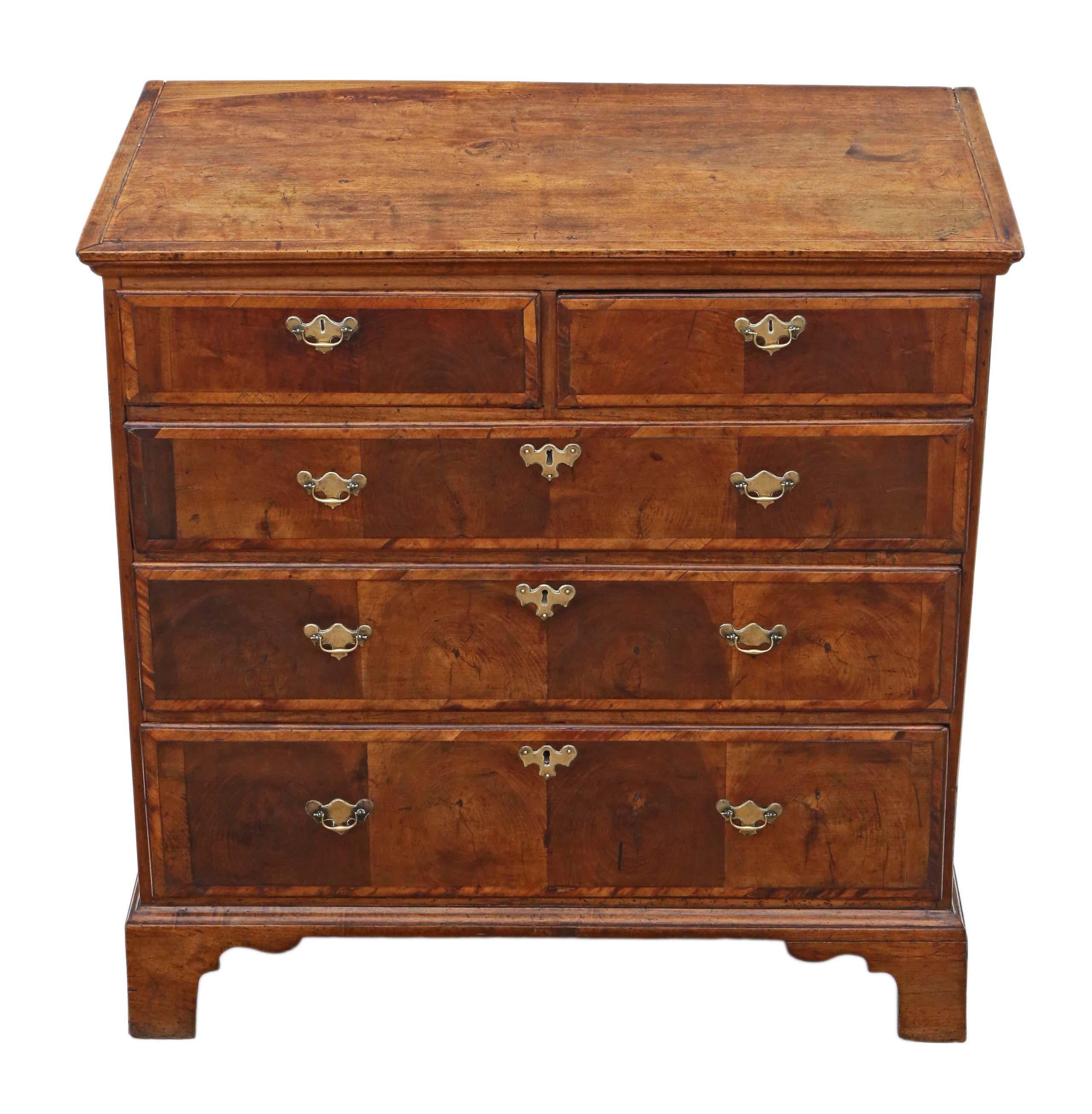 Antique Georgian 18th century crossbanded oyster veneered walnut and fruitwood chest of drawers.

This is a lovely chest, that is full of age, charm and character. Period locks, handles and escutcheons.

No loose joints and the ash lined drawers