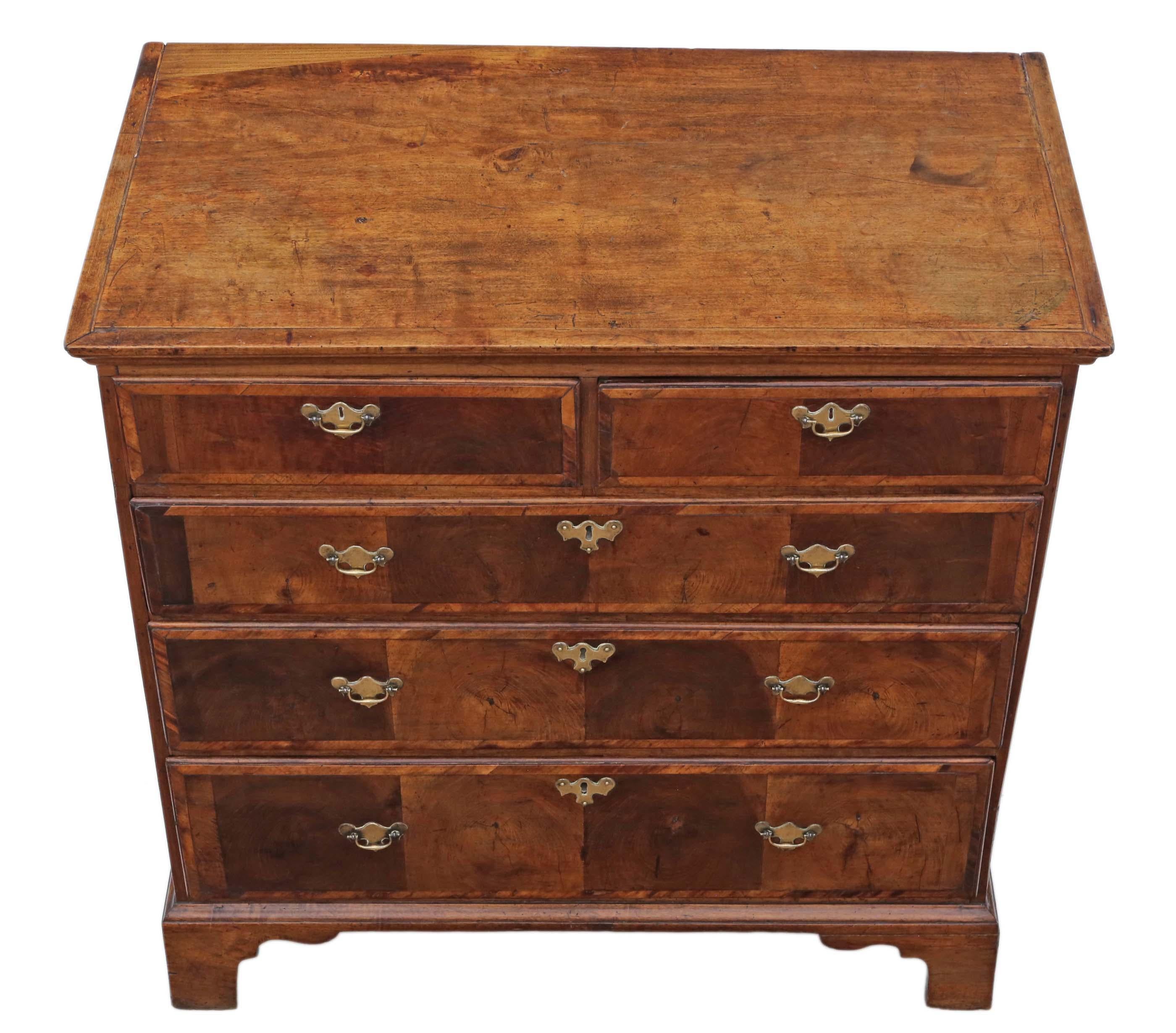 Antique Georgian 18th Century Oyster Walnut and Fruitwood Chest of Drawers In Good Condition For Sale In Wisbech, Cambridgeshire