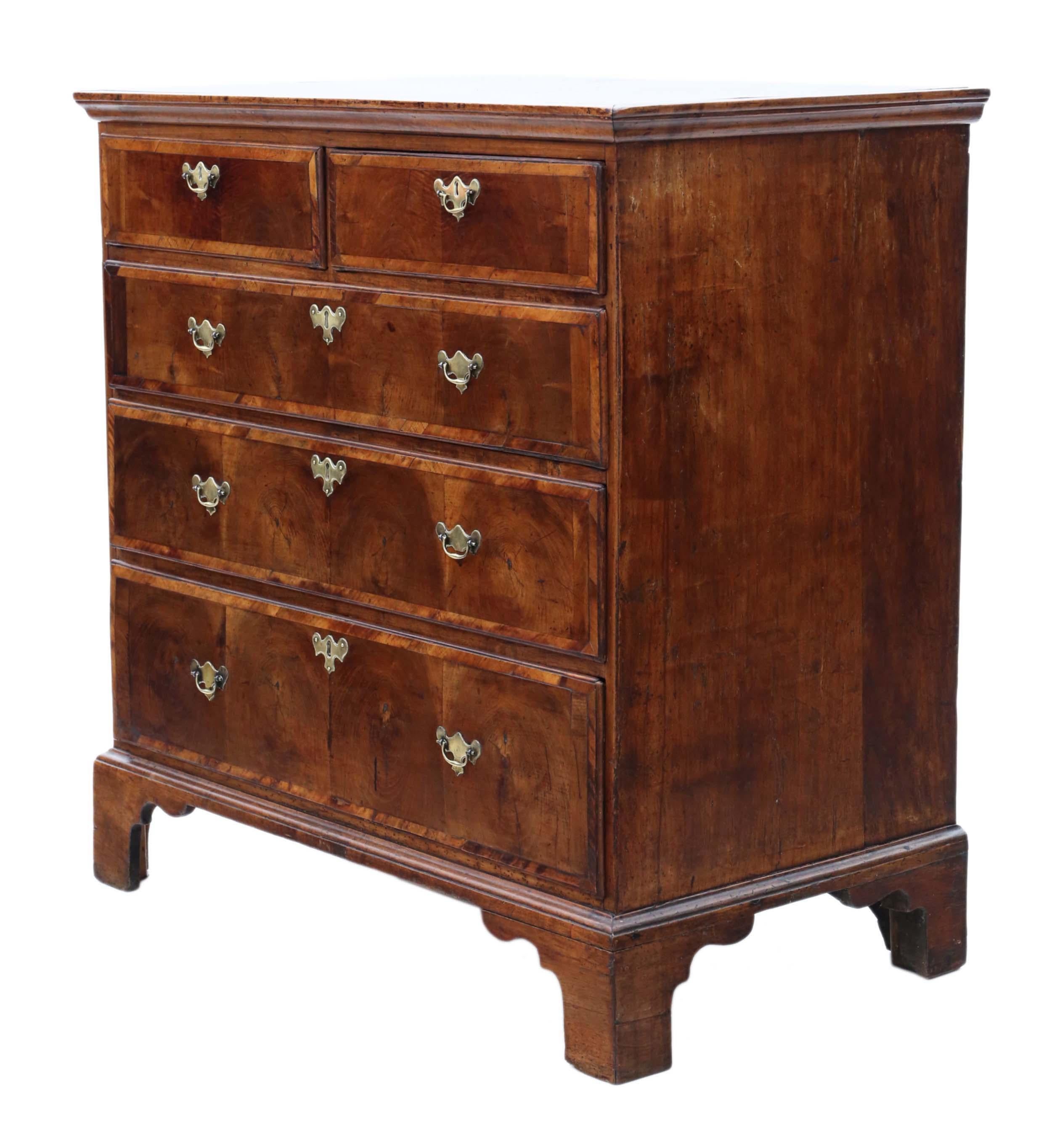 Antique Georgian 18th Century Oyster Walnut and Fruitwood Chest of Drawers For Sale 5