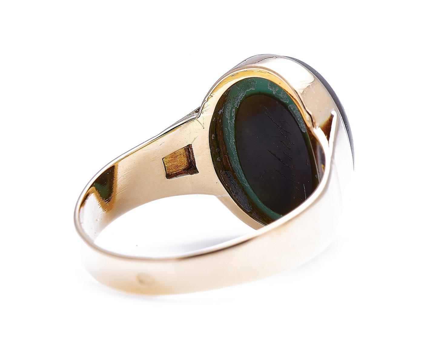 Cabochon Antique, Georgian, 18 Carat Gold, French, Carved Intaglio Ring For Sale