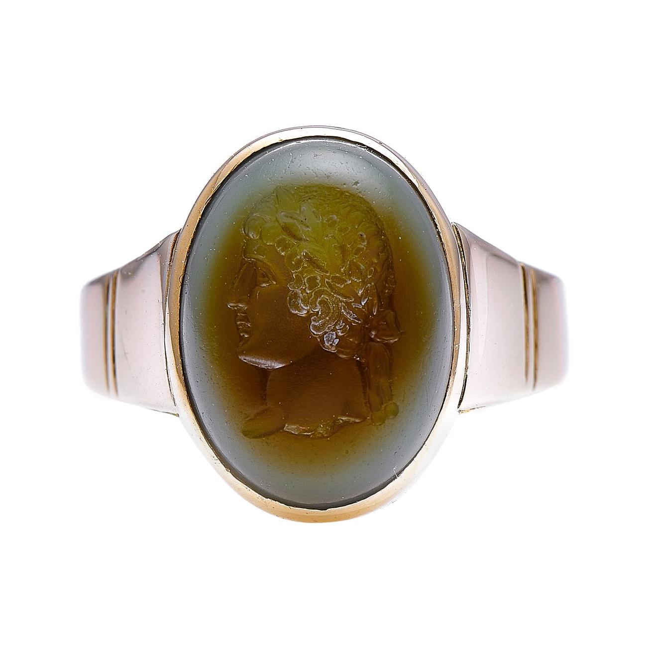 Antique, Georgian, 18ct Gold, French, Carved Intaglio Ring For Sale