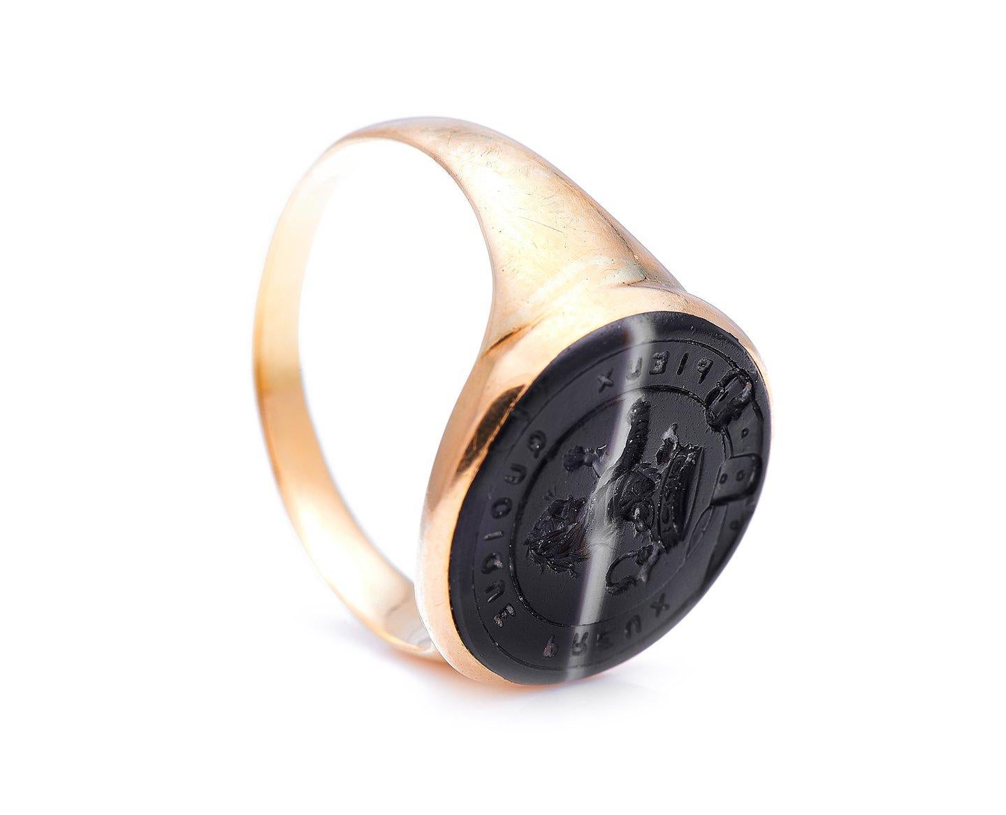 Women's or Men's Antique, Georgian, 18 Carat Gold, Onyx Intaglio Ring