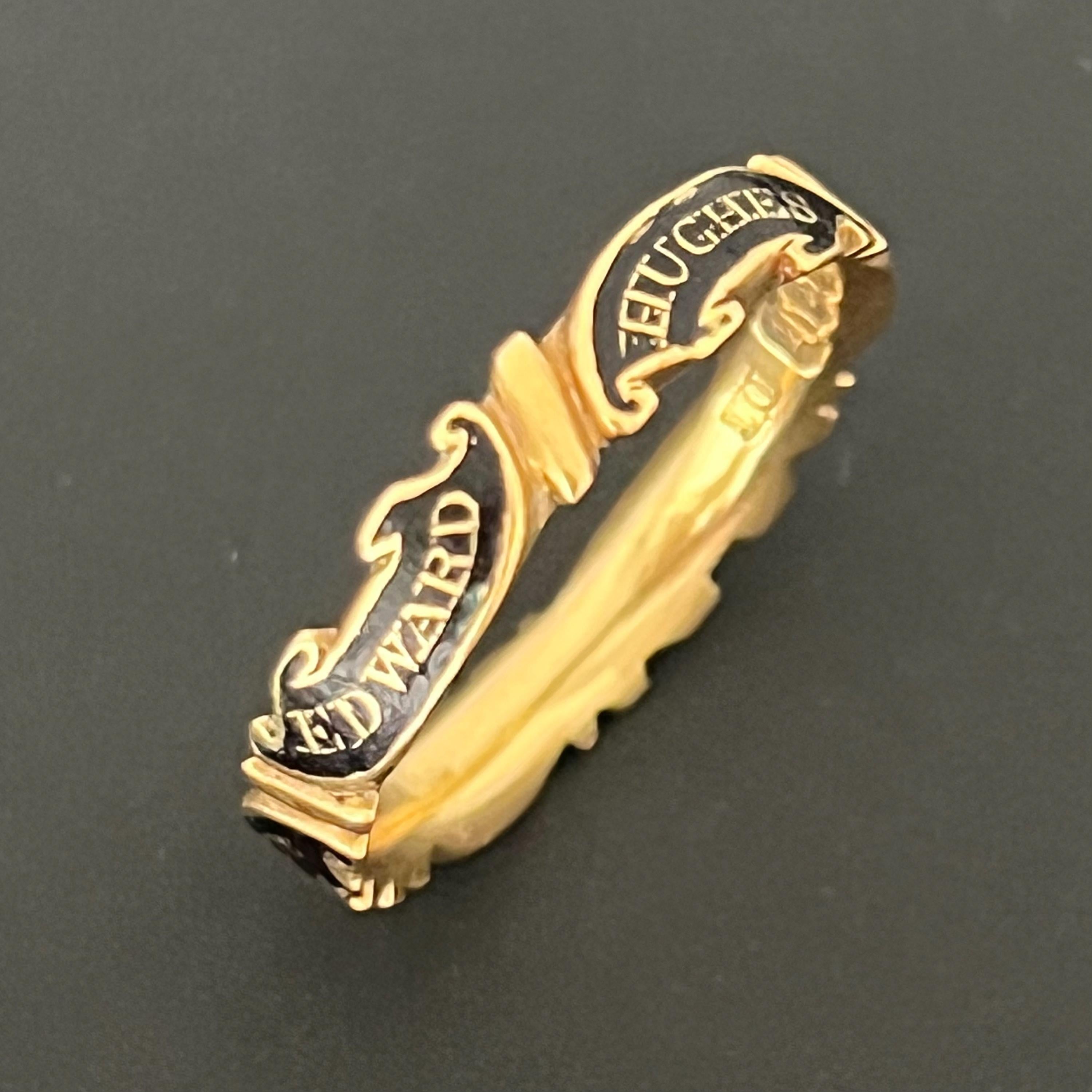 Anillo conmemorativo georgiano antiguo de oro de 18 quilates y esmalte negro en venta 2