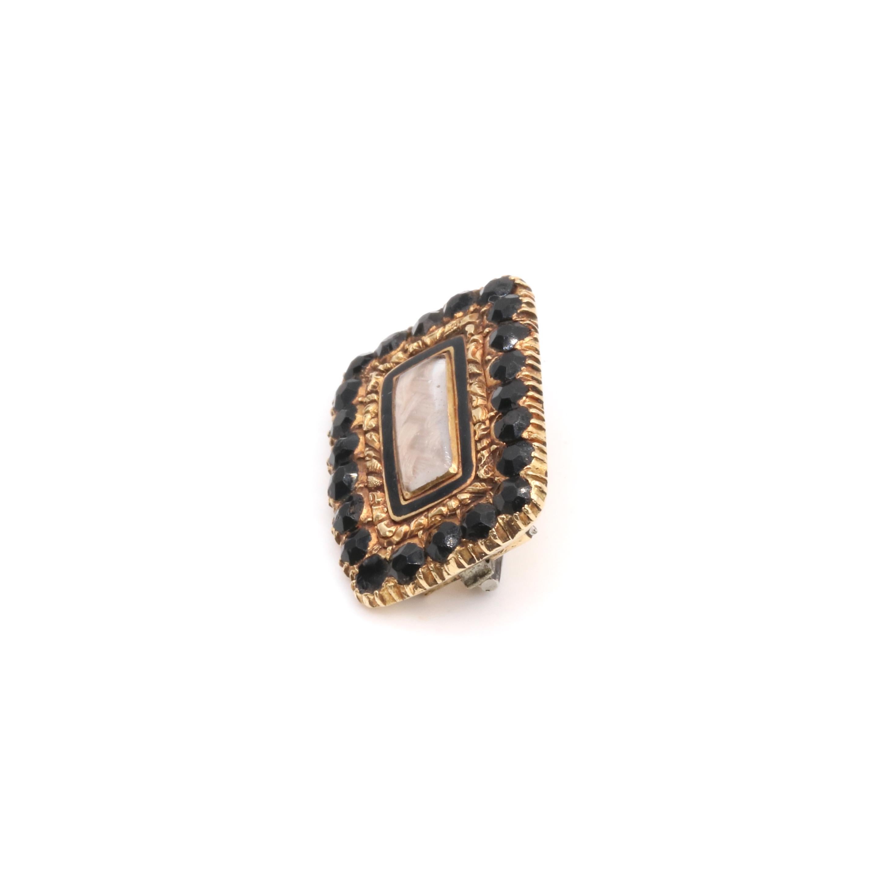 Antique Georgian 18K Gold Hairwork, Black Enamel and Black Paste Mourning Brooch For Sale 2