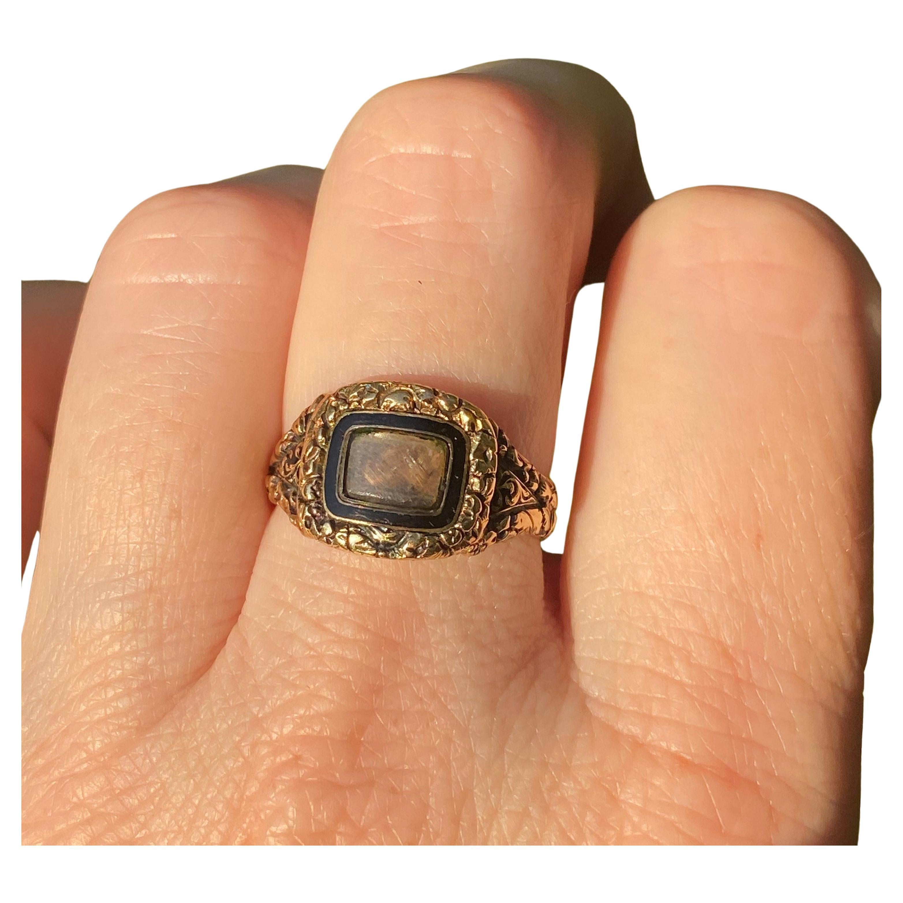 Antique Georgian 18K Gold Mourning Ring English 1822 For Sale