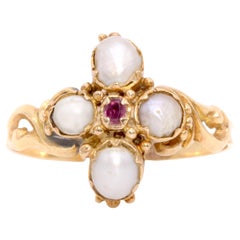 Antiker georgianischer 18 Karat Gelbgold Barockperlen- und Rubin-Cluster-Medaillon-Ring