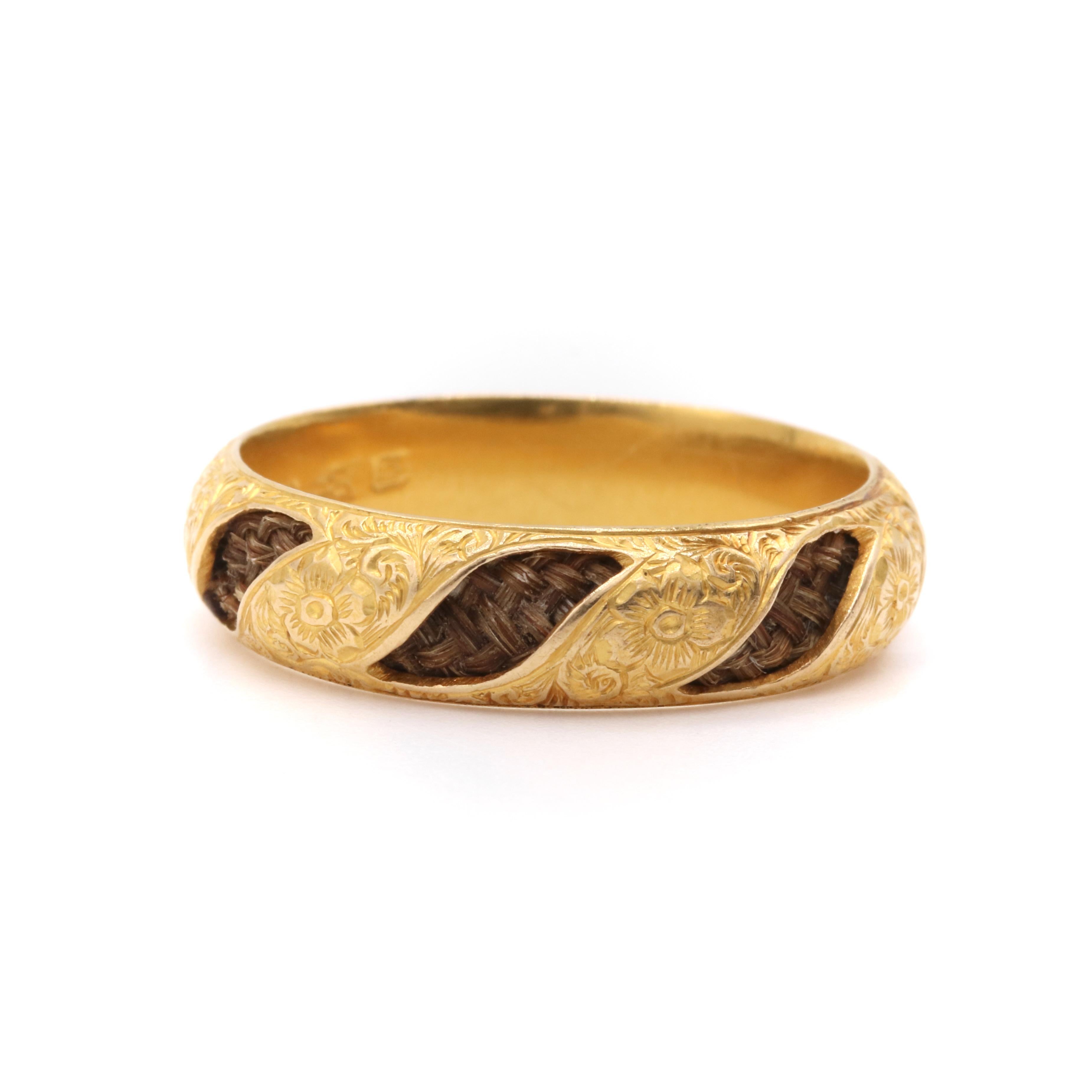 Antiguo Anillo de Luto Georgiano de Oro Amarillo de 18K con Trabajo Floral Acanalado 2