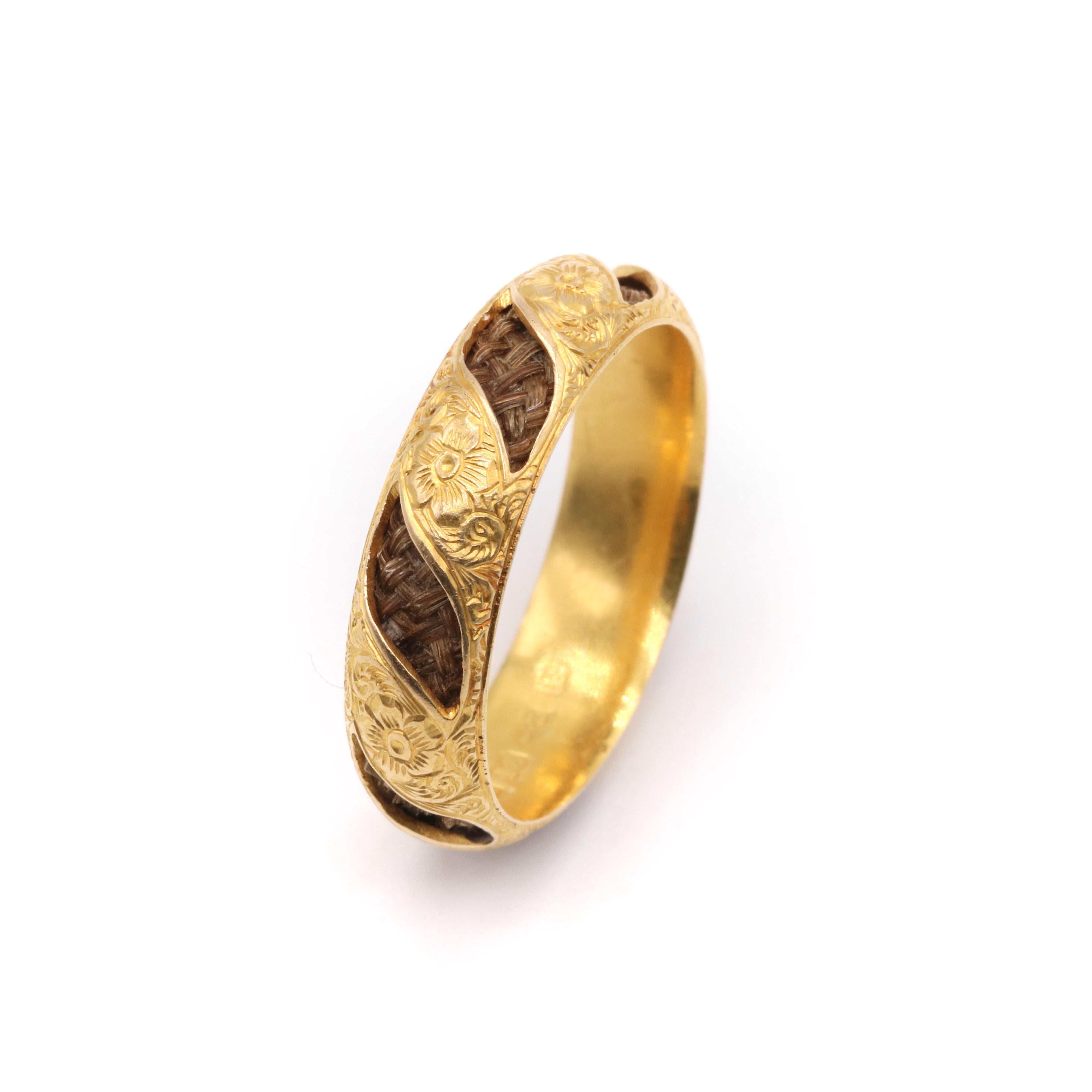 Antiguo Anillo de Luto Georgiano de Oro Amarillo de 18K con Trabajo Floral Acanalado 5
