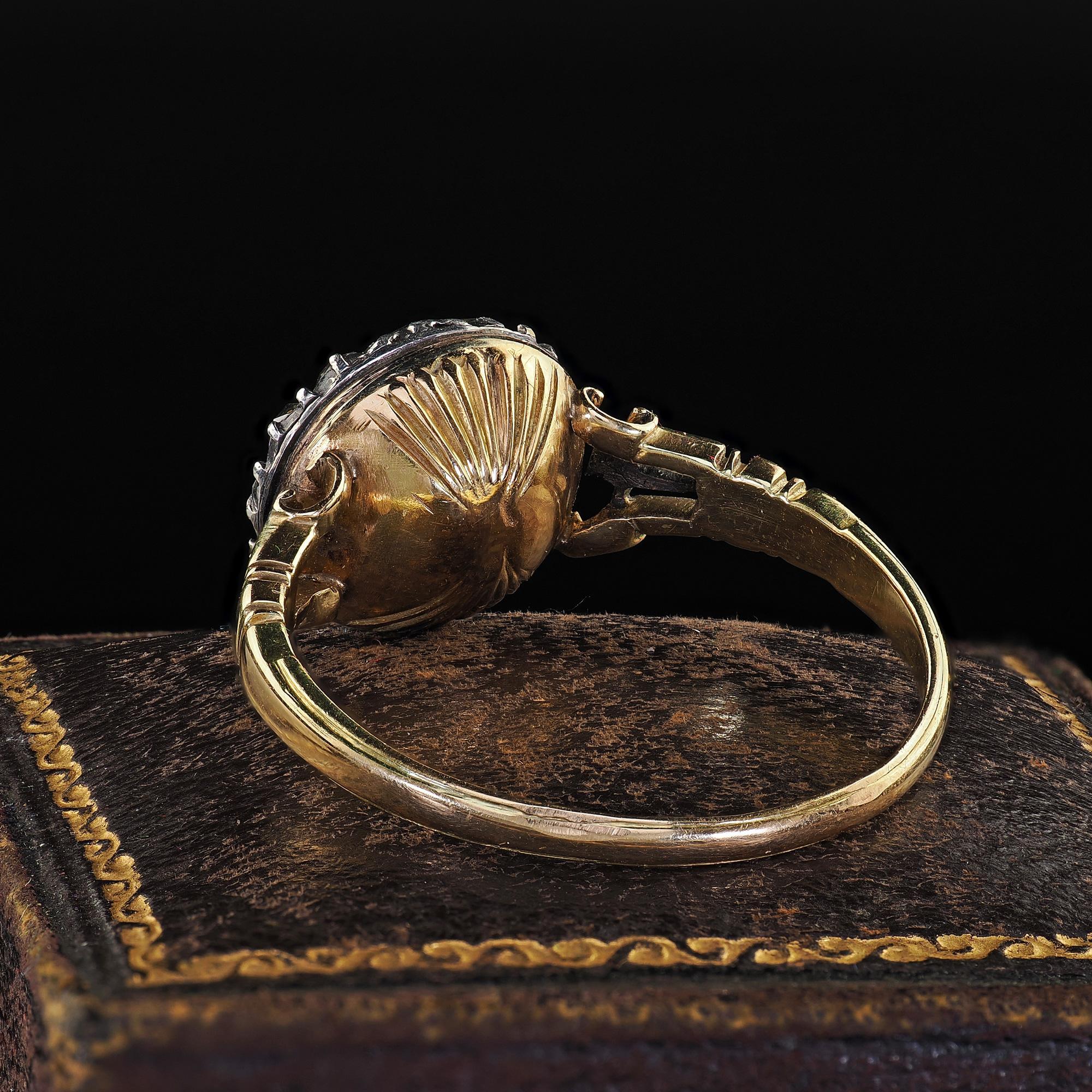 Antiker georgianischer Verlobungsring aus 18 Karat Gelbgold mit Diamant-Halo im Rosenschliff 2