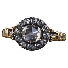 Antiker georgianischer Verlobungsring aus 18 Karat Gelbgold mit Diamant-Halo im Rosenschliff