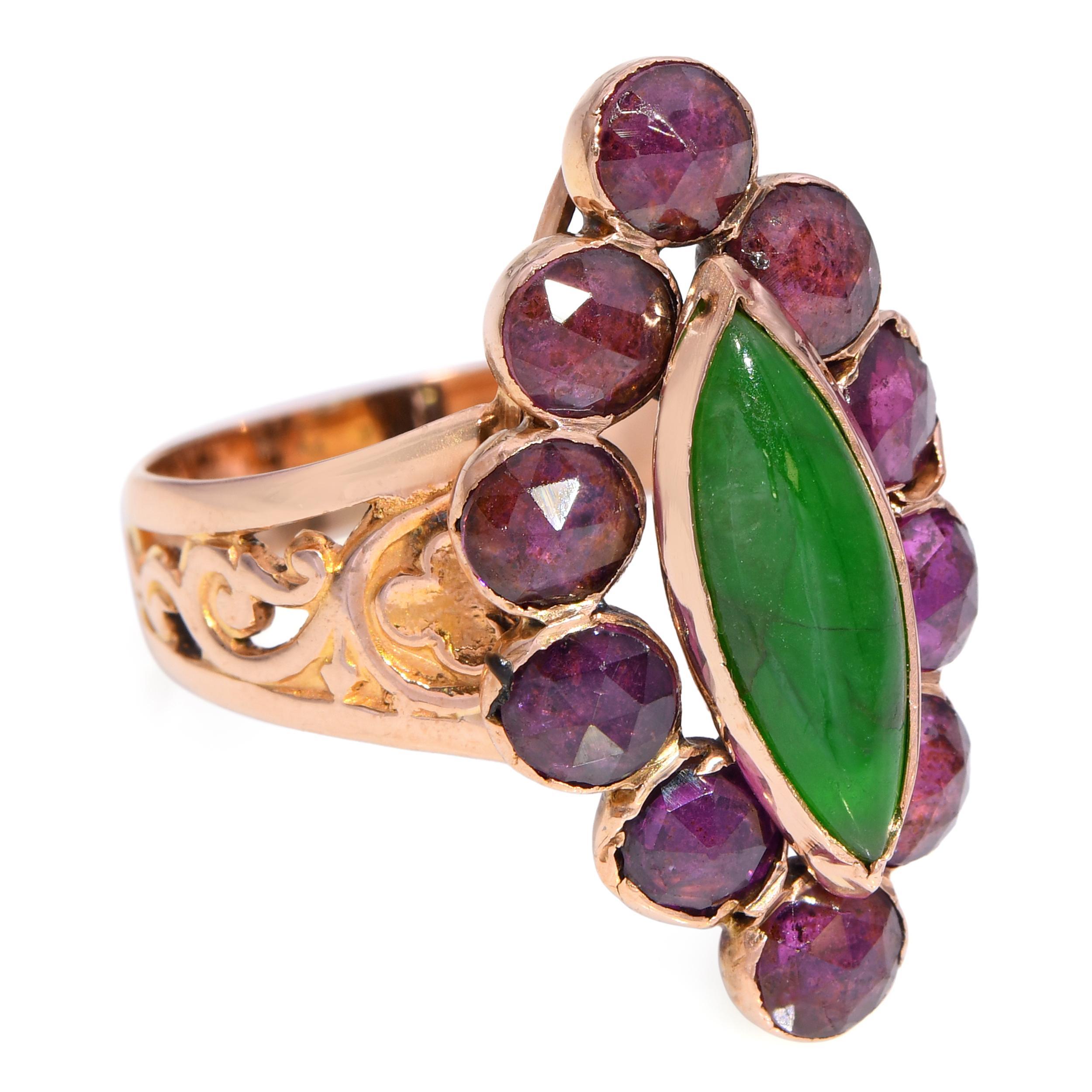 Bague géorgienne ancienne en or jaune 18 carats, grenat taillé en rose et navette en jade Pour femmes en vente