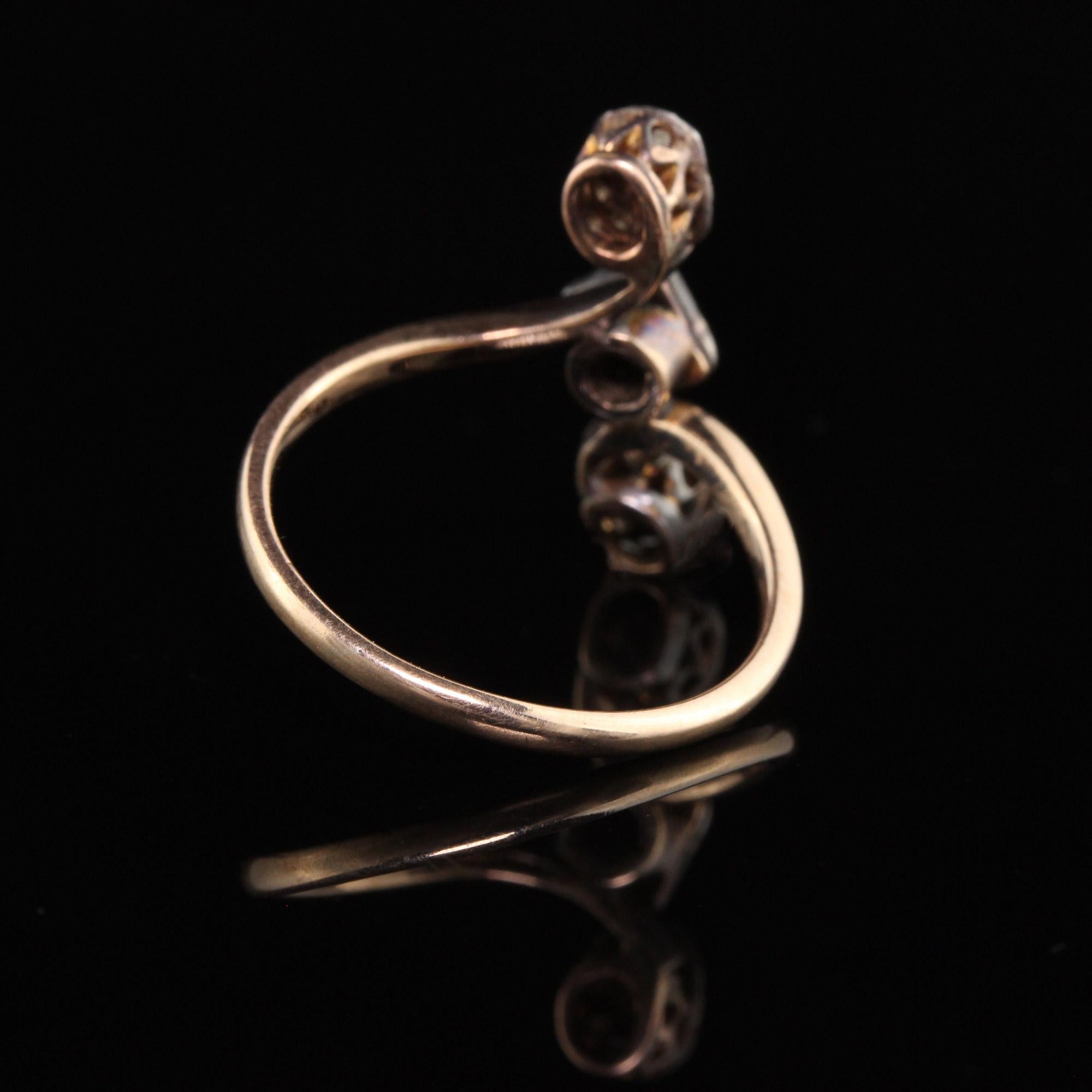 Antiker georgianischer dreisteiniger Ring aus 18 Karat Gelbgold und Silber mit Diamant im Rosenschliff Damen im Angebot