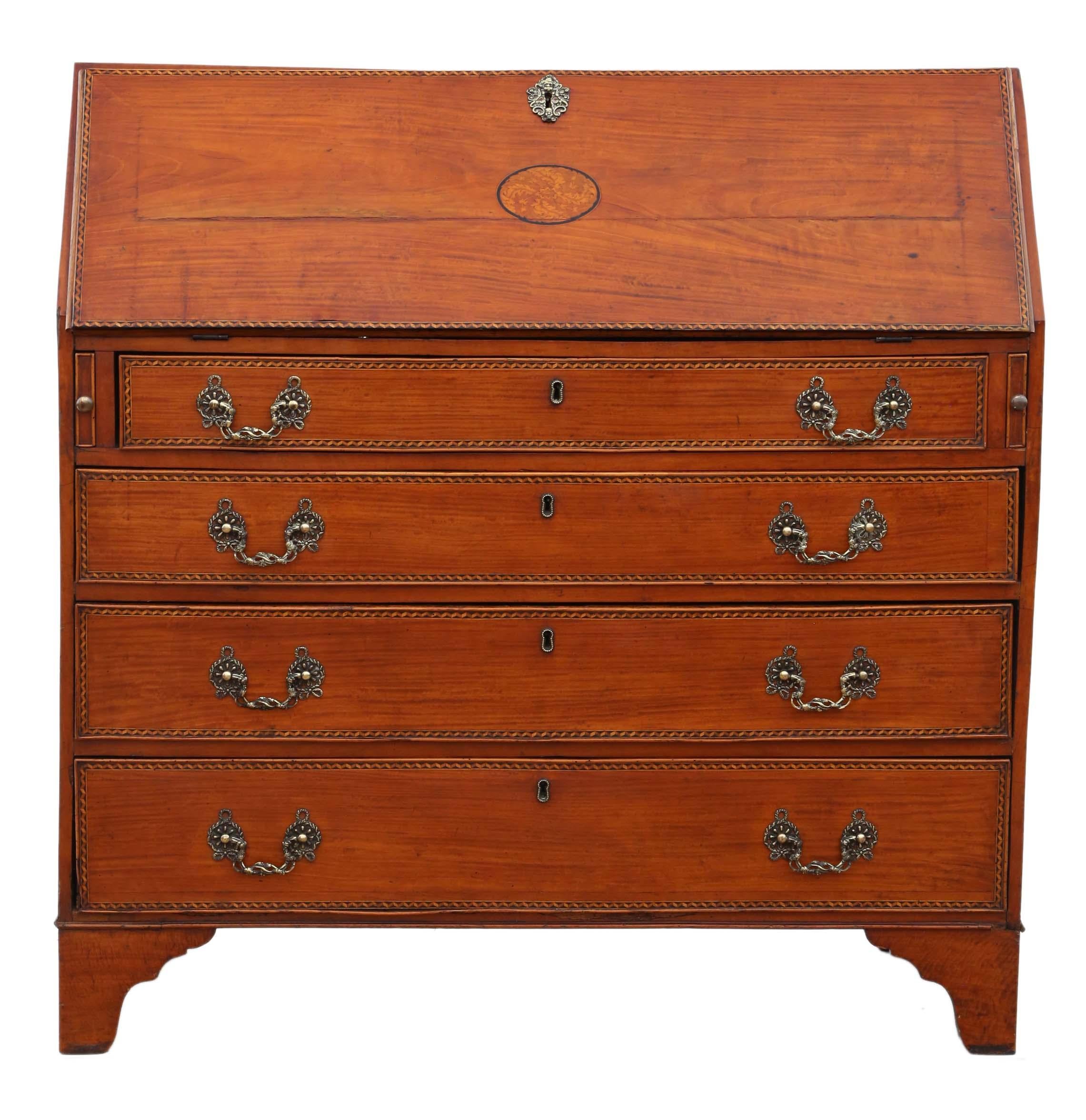 Bureau ancien en noyer satiné géorgien du 18e siècle Table à écrire Elegant Bon état - En vente à Wisbech, Cambridgeshire