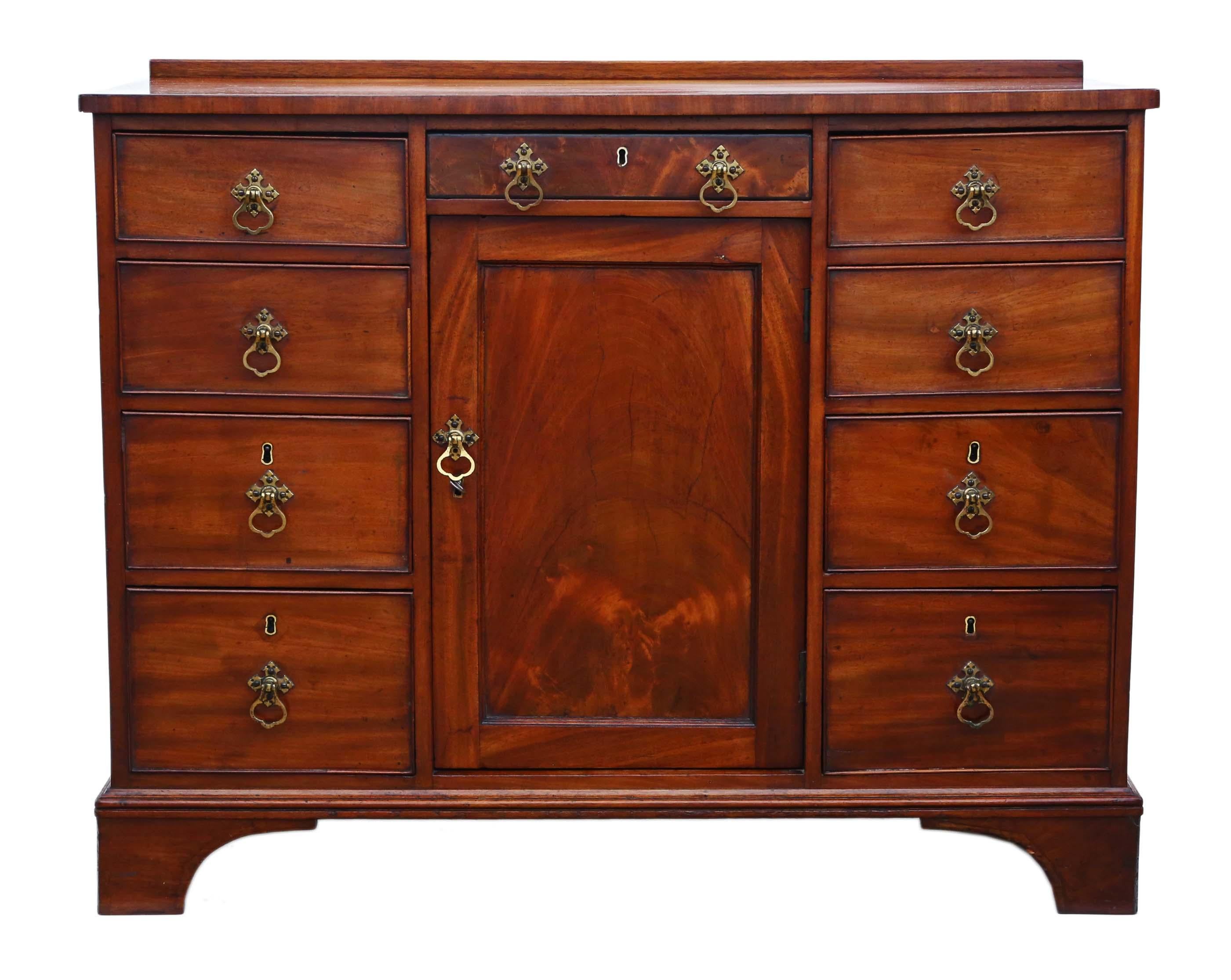 Antique fine quality Georgian 19th century circa 1820 mahogany writing desk dressing table.

Solid and no loose joints. Full of age, character and charm. The drawers slide freely. A rare and attractive find. The drawers are lined in old blue paper