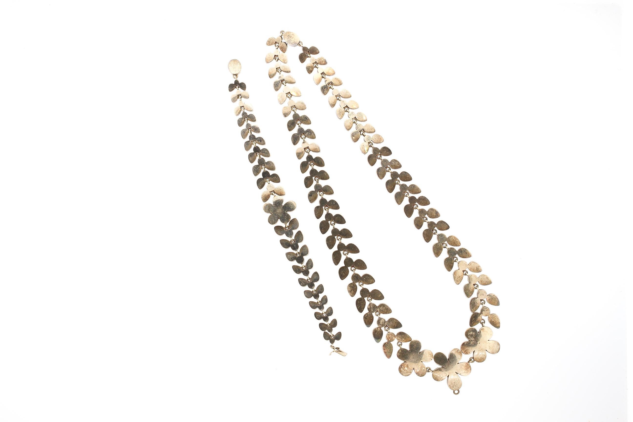 Antikes georgianisches Set aus Halskette und Armband, 9 Karat Gold mit floralem Granat im Zustand „Gut“ in New York, NY