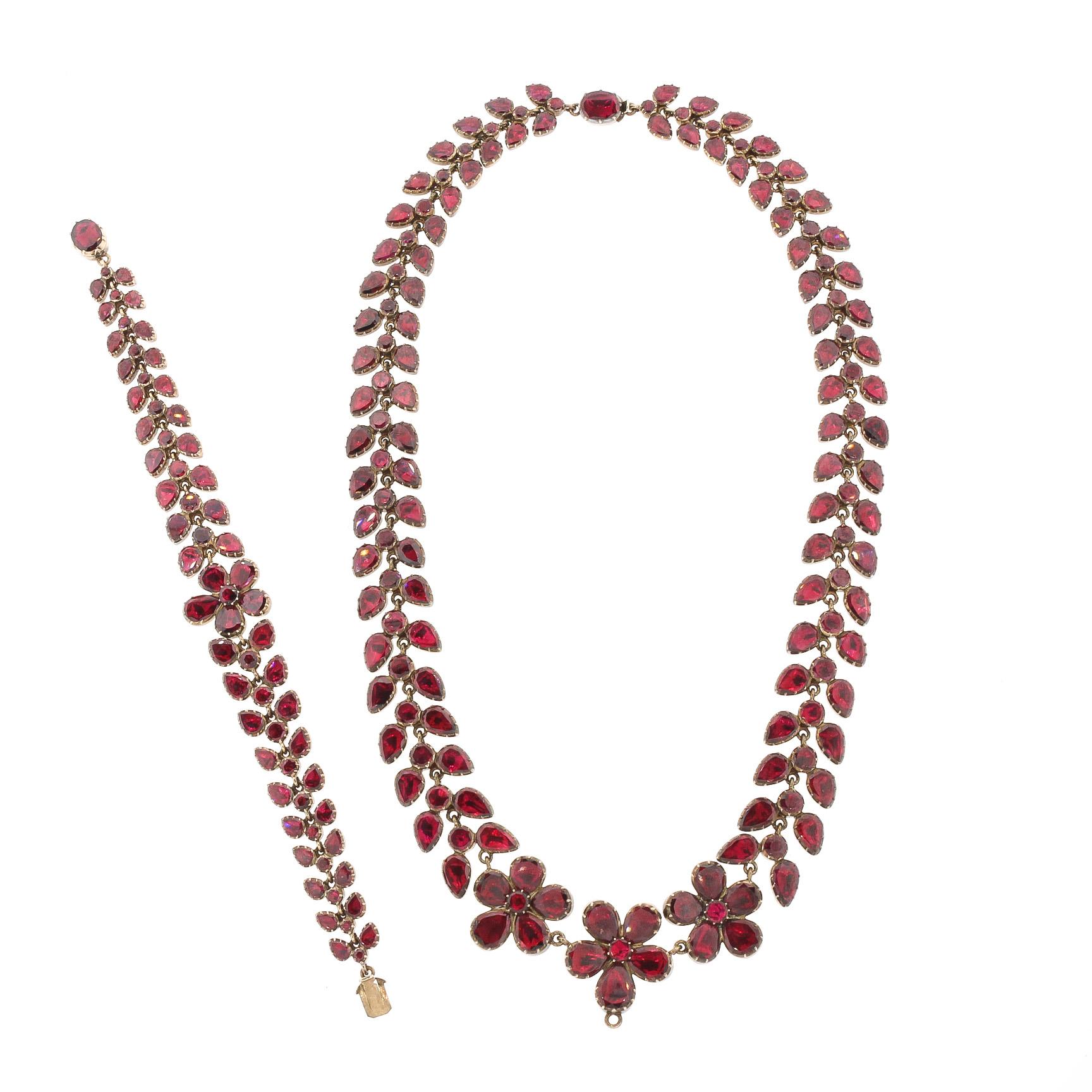 Antikes georgianisches Set aus Halskette und Armband, 9 Karat Gold mit floralem Granat für Damen oder Herren