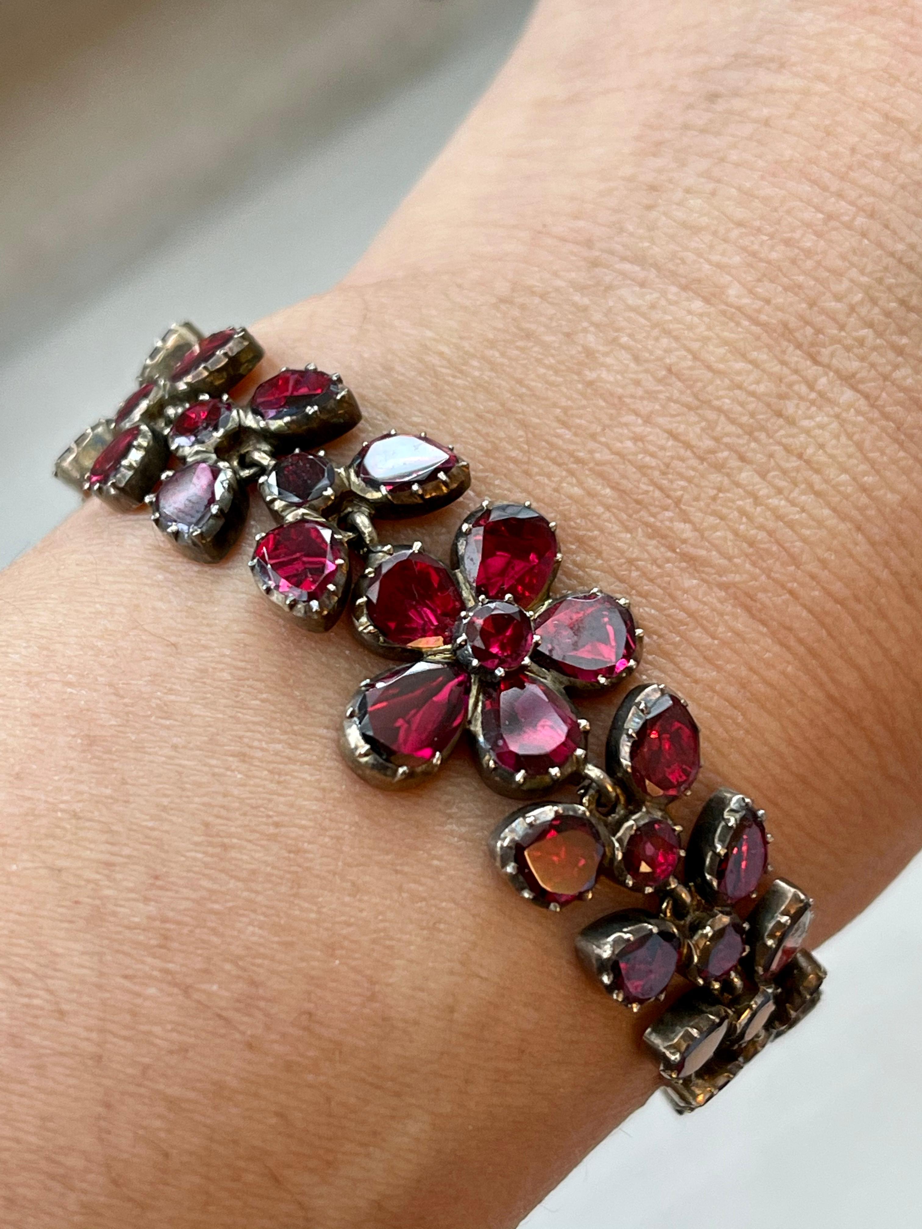 Antikes georgianisches Set aus Halskette und Armband, 9 Karat Gold mit floralem Granat 3
