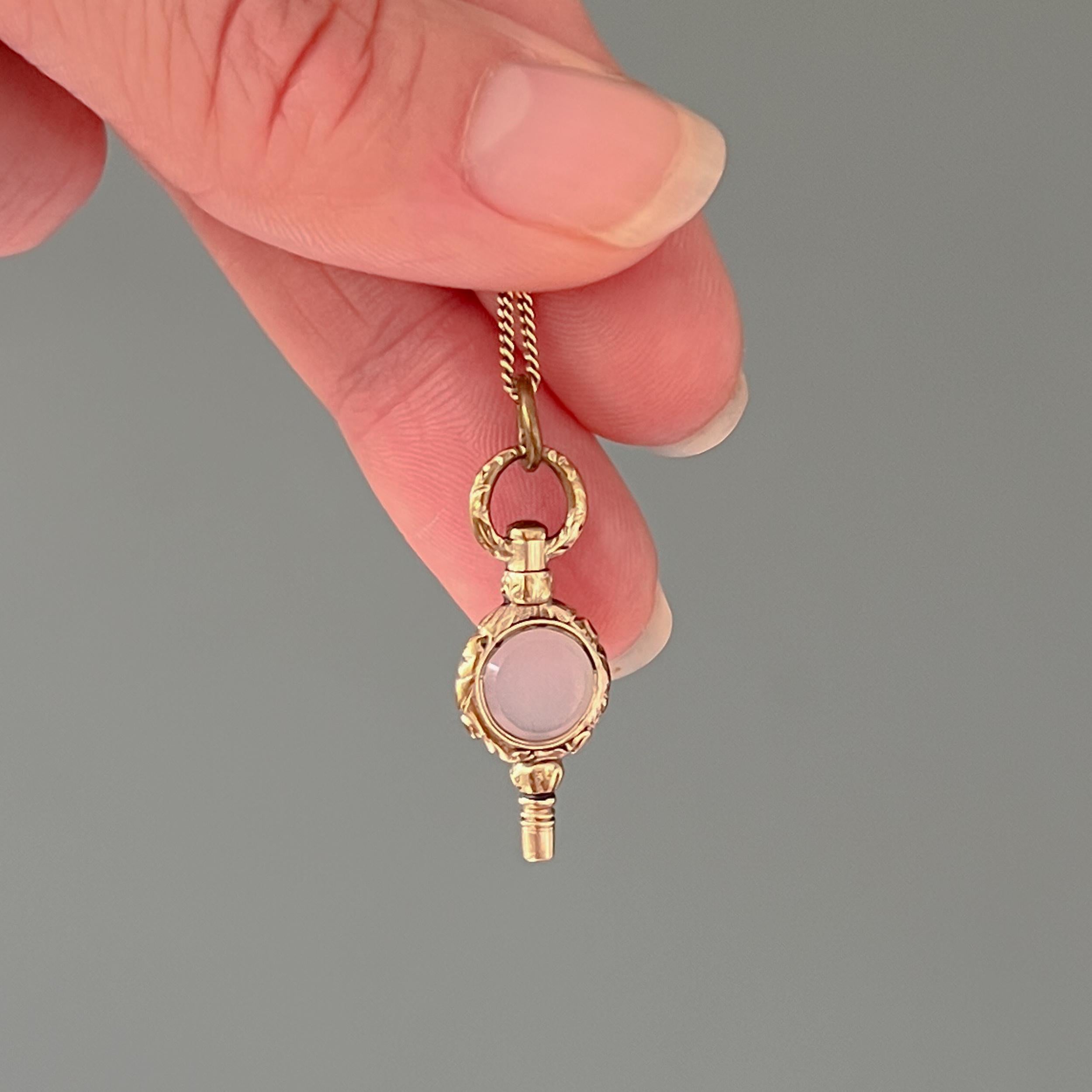 Georgian 9K Gold Chased White Agate Watch Key Fob Pendant  In Good Condition In Rotterdam, NL