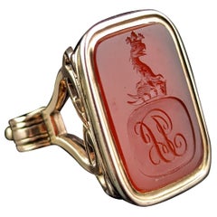 Pendentif étui à sceau géorgien ancien en or 9 carats, cornaline, héraldique