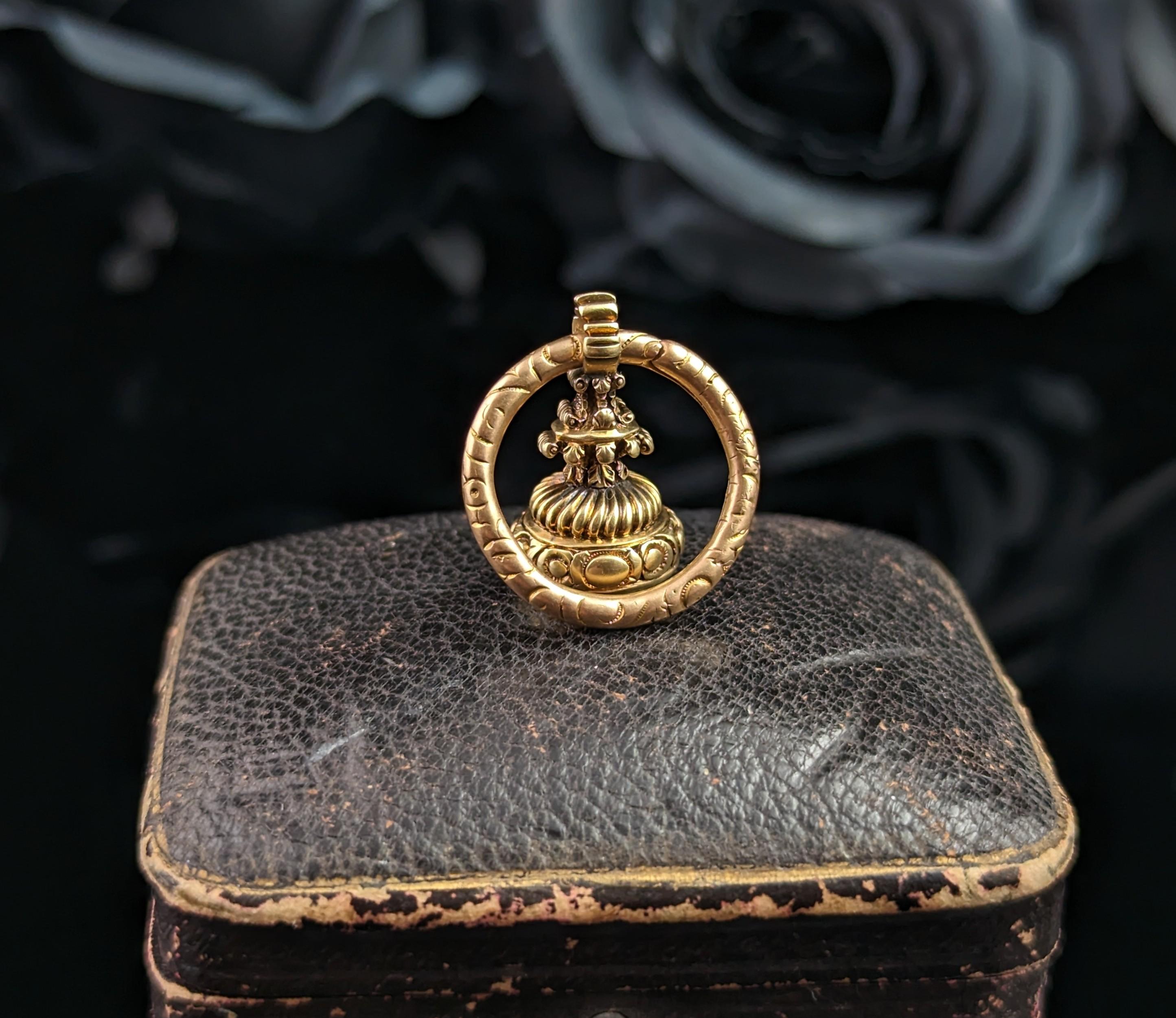 Antique Georgian 9k Gold Seal Fob Pendant, Split Ring, Chalcedony 5