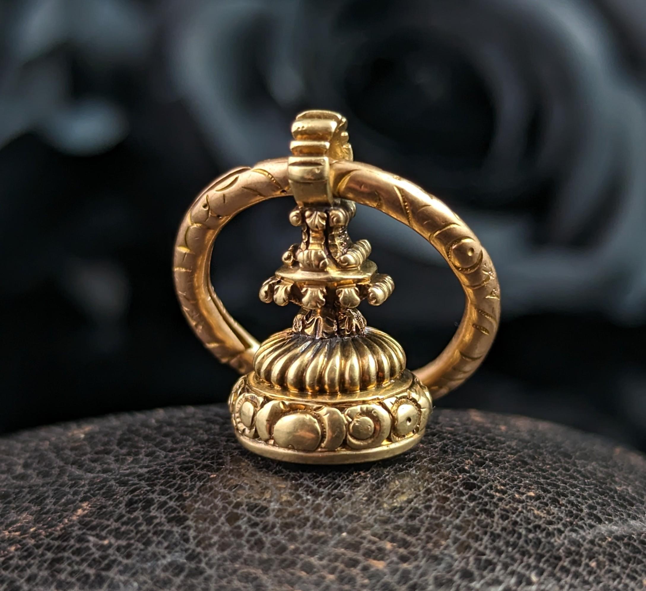 Antique Georgian 9k Gold Seal Fob Pendant, Split Ring, Chalcedony 3
