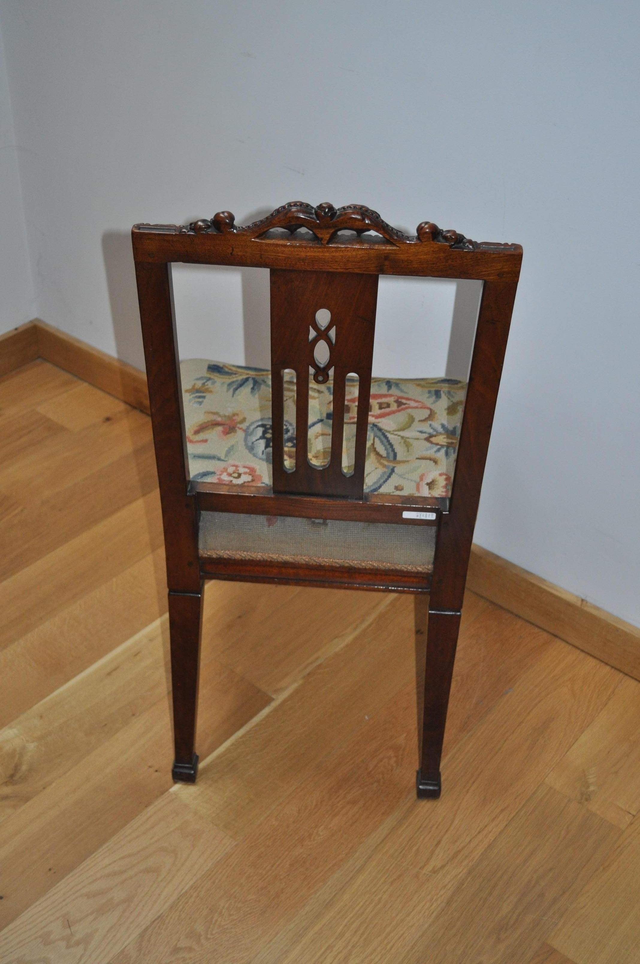 English Antique Georgian Adam period mahogany single 18th century Chair.  For Sale
