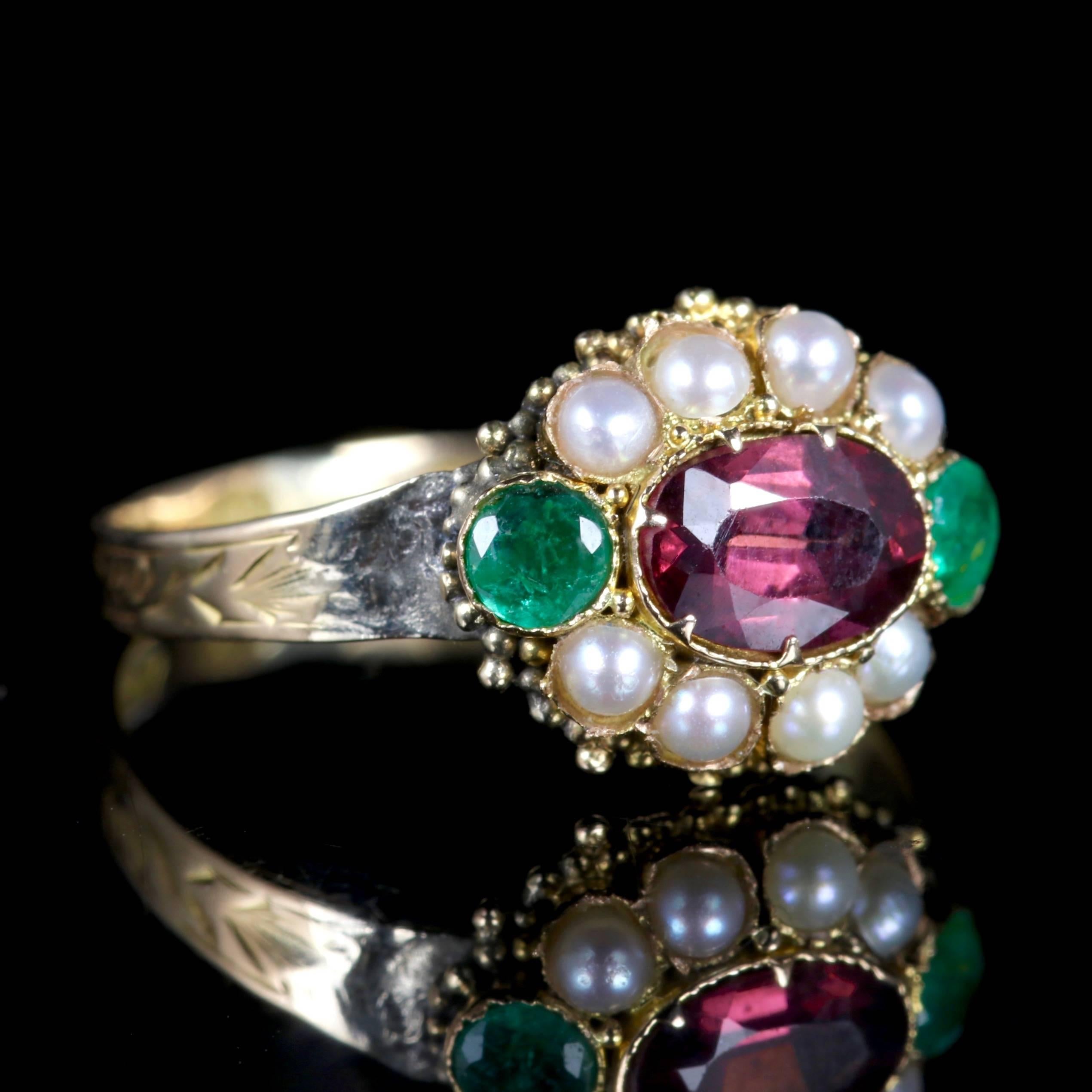 Antique Georgian Almandine Garnet Emerald Pearl Ring 18 Carat Gold, circa 1800 4