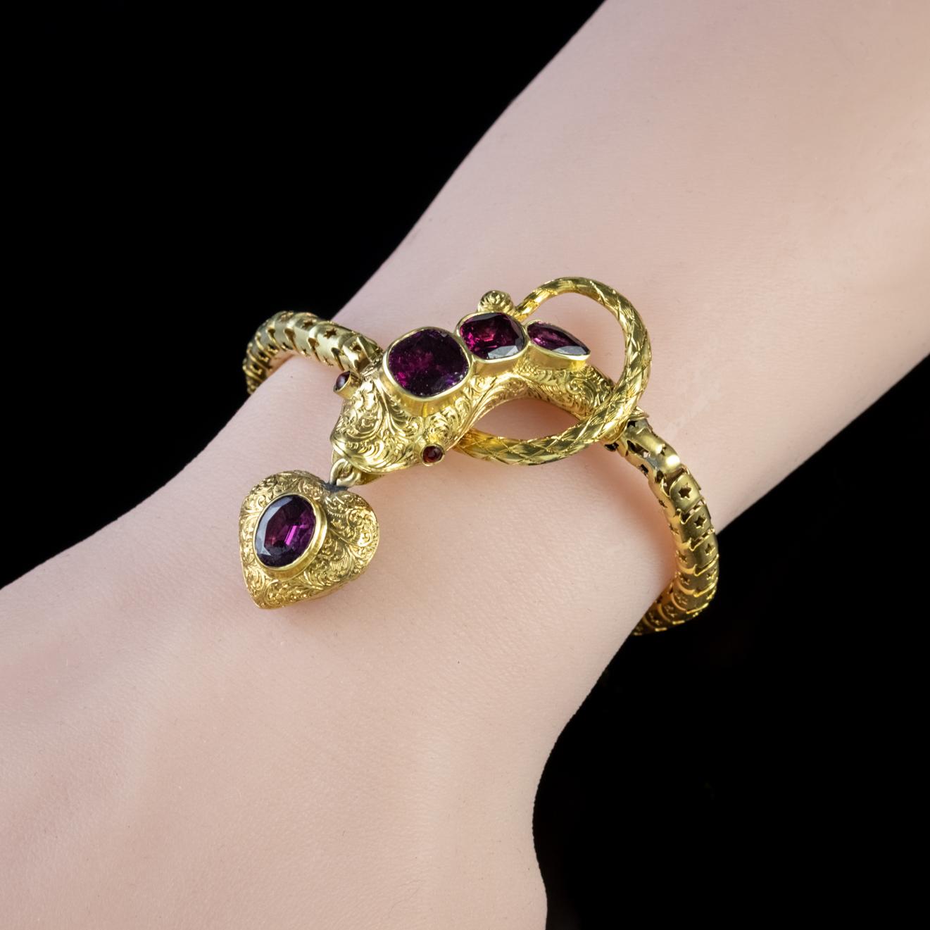 Antique Georgian Almandine Garnet Snake 18 Carat Gold Heart Locket Bracelet For Sale 4