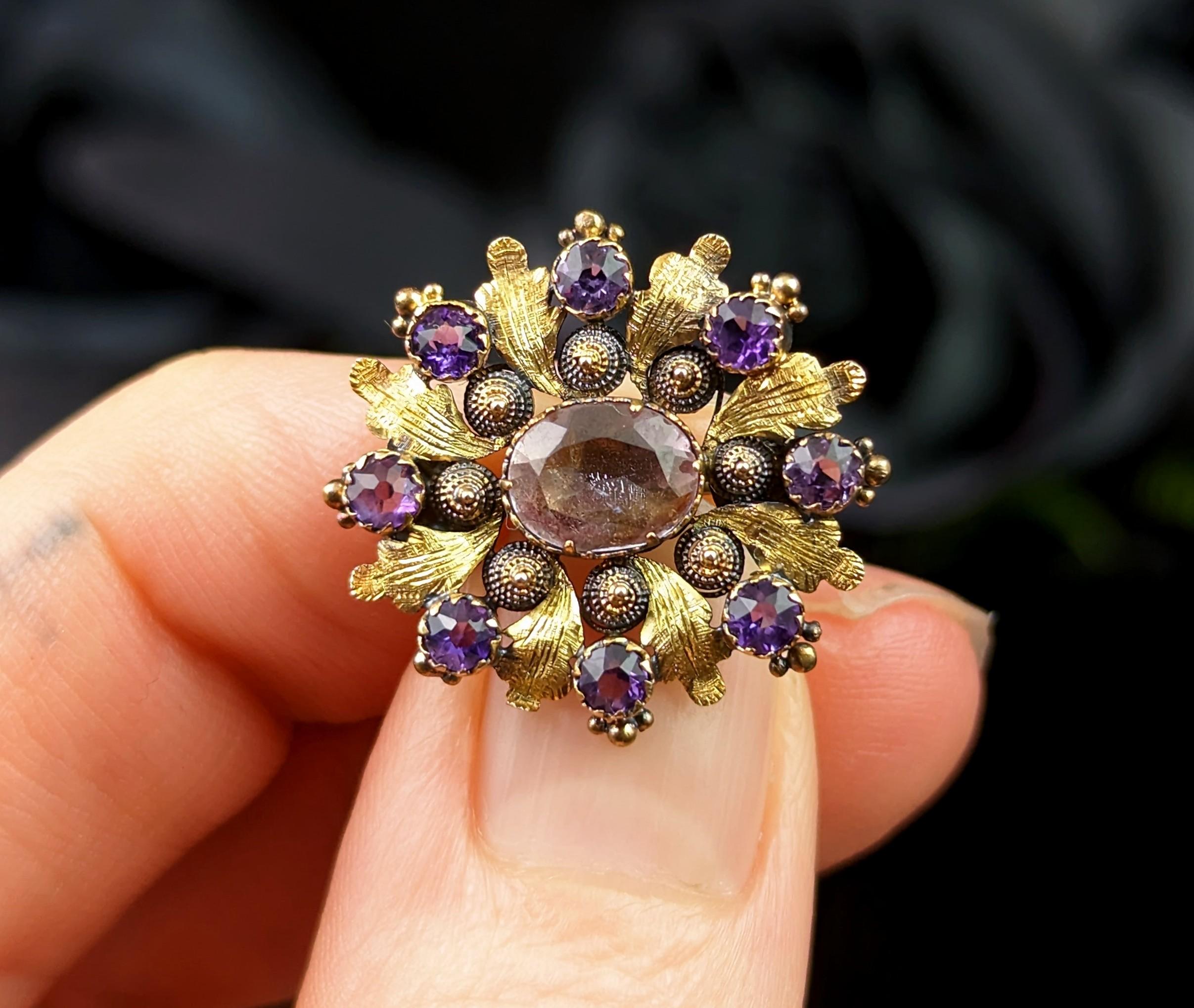 Antique Georgian Amethyst and Cannetille Work Brooch, 18k Gold, Acanthus Leaf In Good Condition For Sale In NEWARK, GB