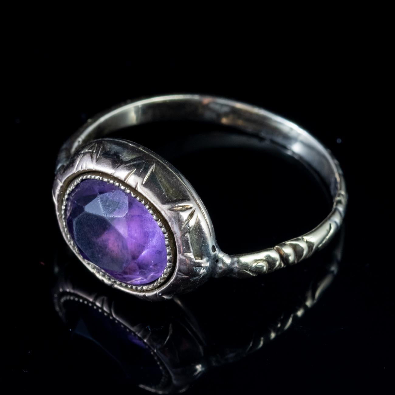 Antique Georgian Amethyst Ring 18 Carat Gold, circa 1780 In Good Condition For Sale In Lancaster, Lancashire