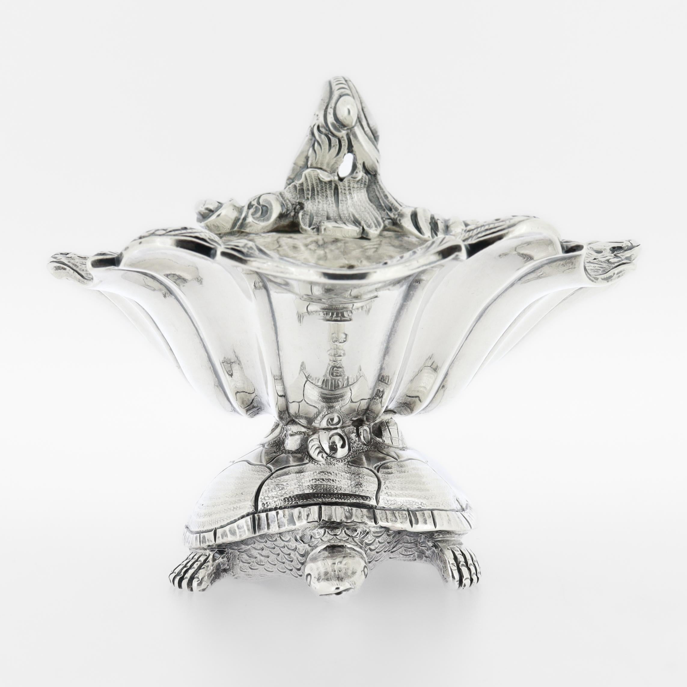 Antique Georgian Armorial Sterling Silver Turtle & Shell Sweetmeat / Salt Cellar In Good Condition For Sale In Philadelphia, PA