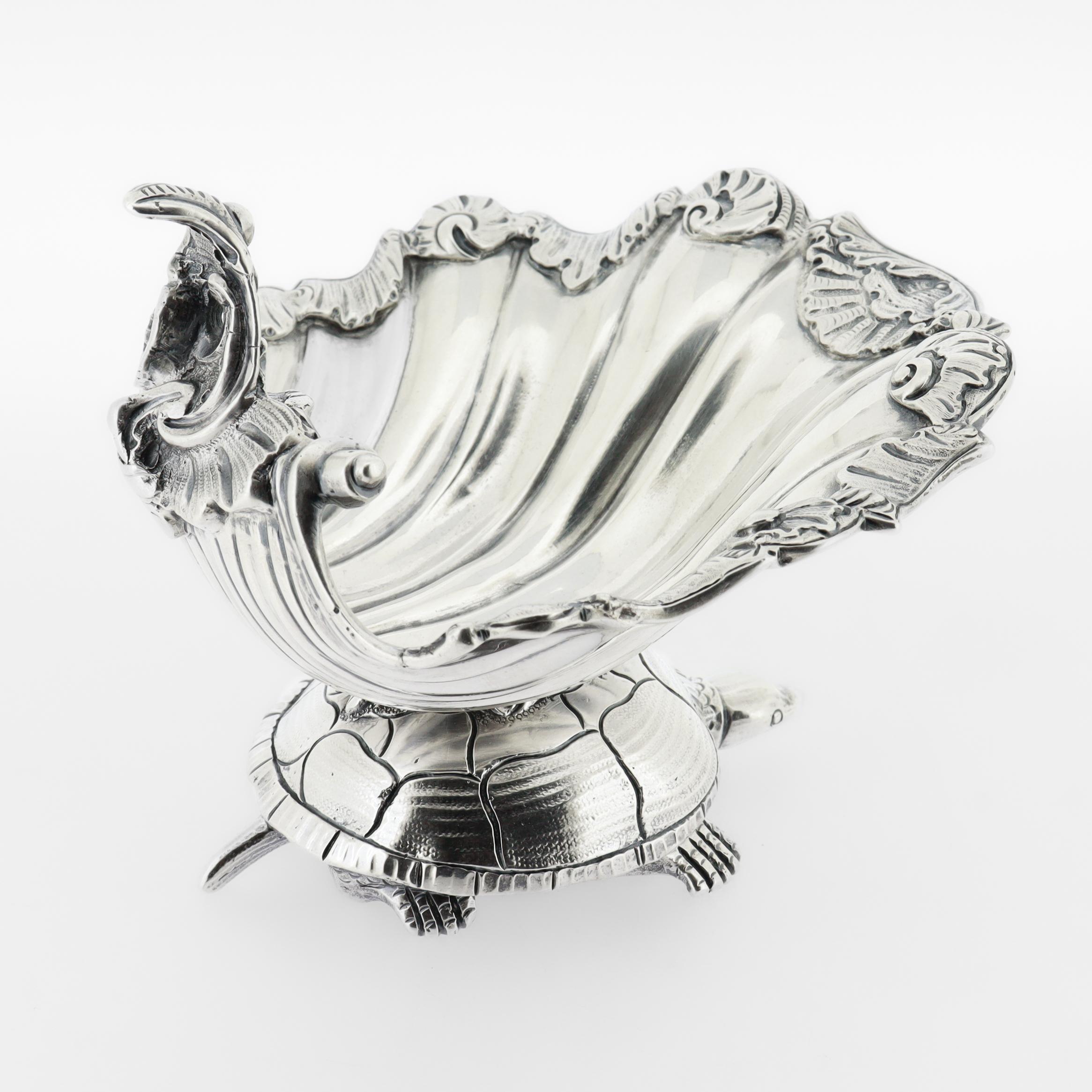 Antique Georgian Armorial Sterling Silver Turtle & Shell Sweetmeat / Salt Cellar For Sale 4