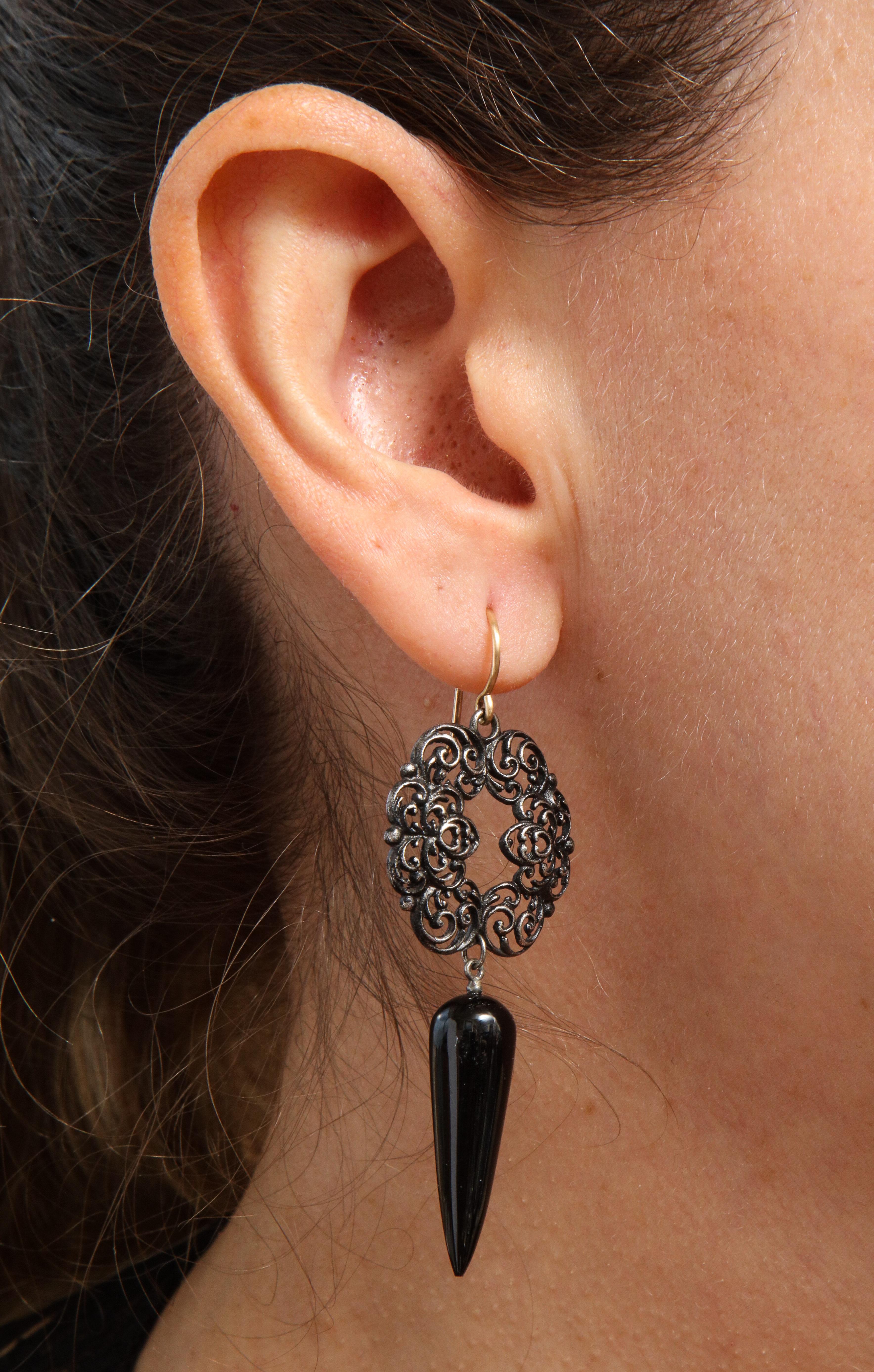 Antique Georgian Berlin Iron and Onyx Earrings In Good Condition For Sale In Stamford, CT