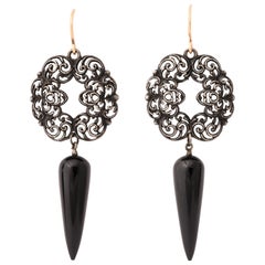 Boucles d'oreilles anciennes en fer et onyx de Berlin de style géorgien