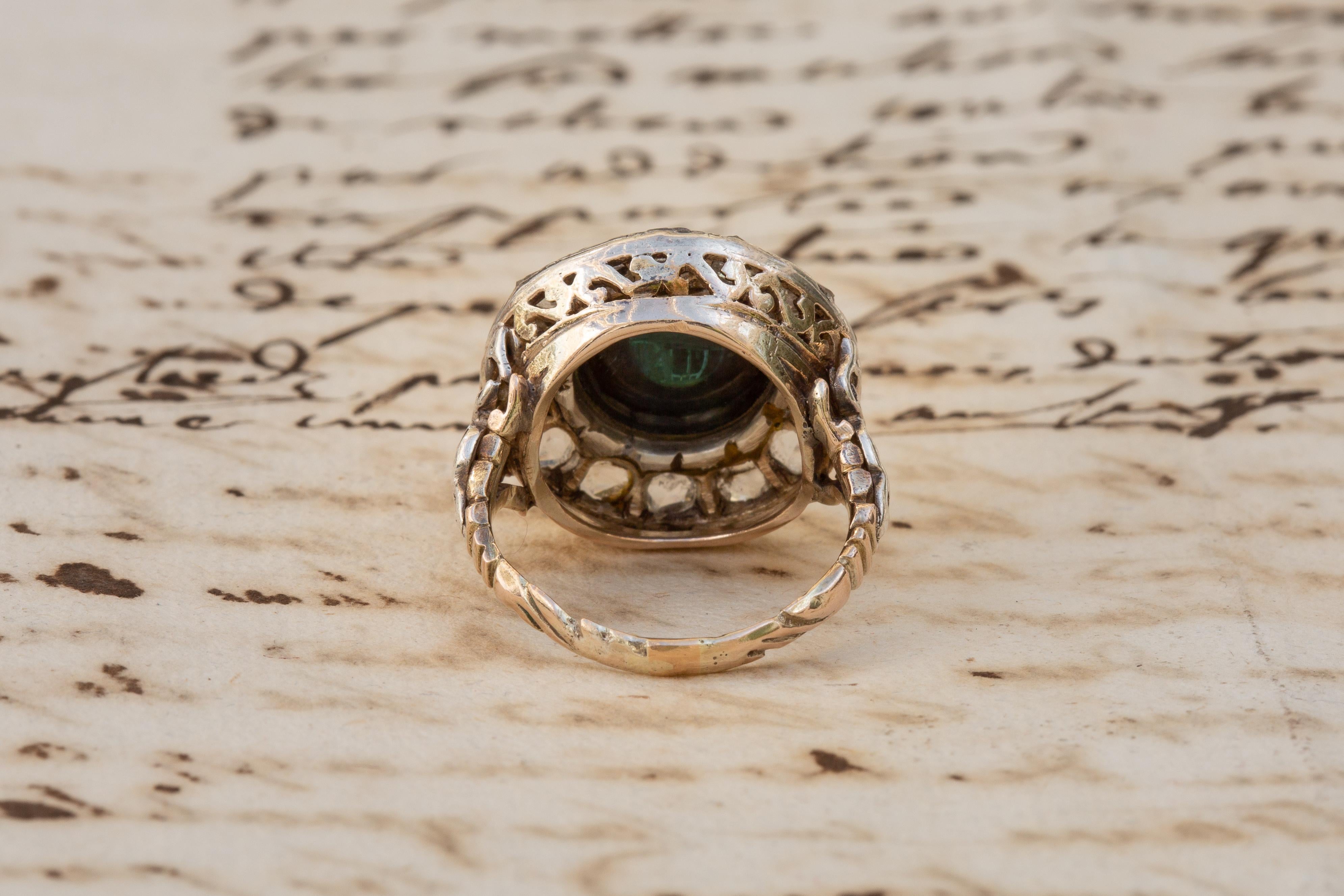 Antique Georgian Bi-Colour Green Sapphire and Rose Cut Diamond Gold Cluster Ring For Sale 2