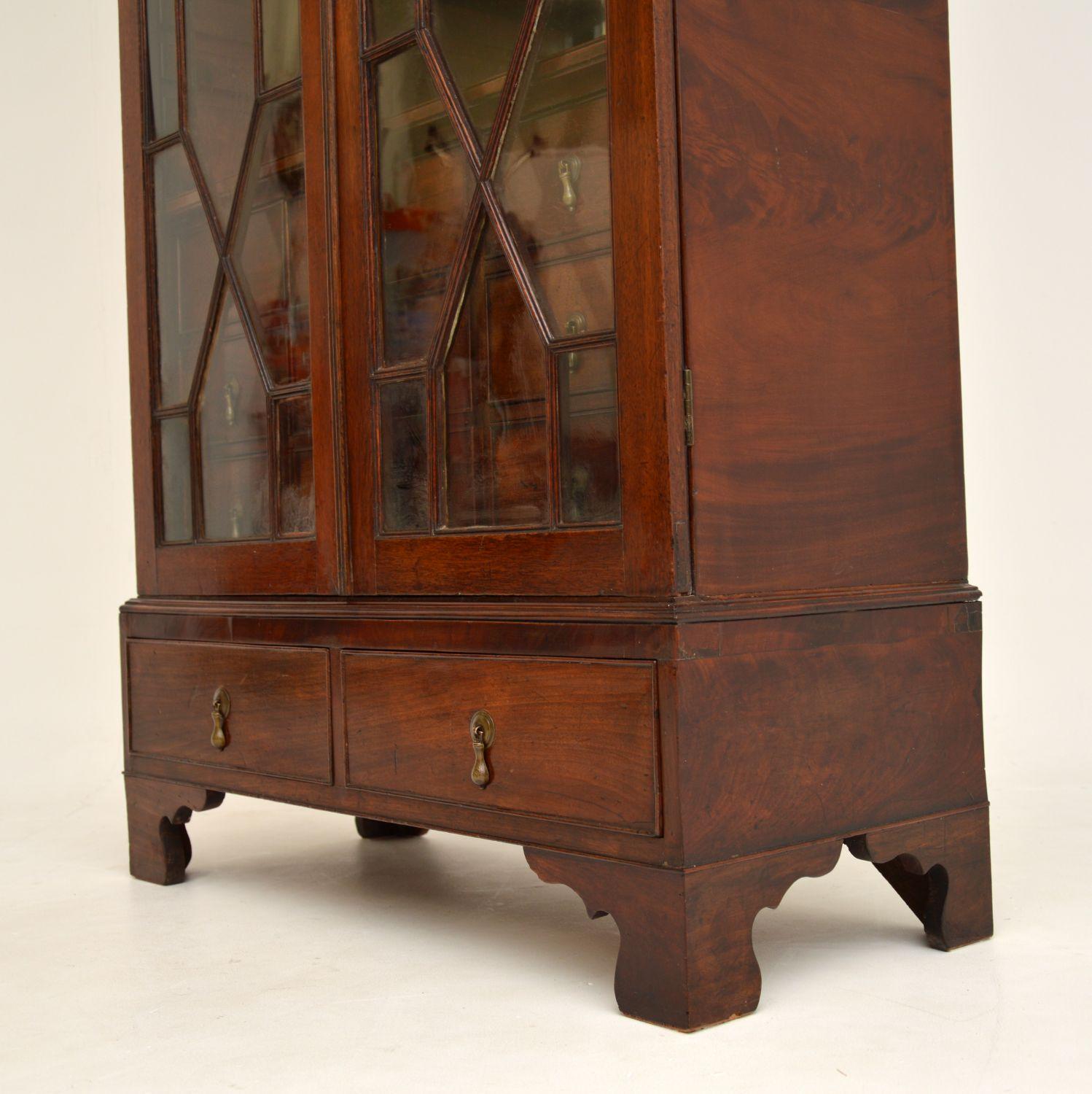 Antique Georgian Bookcase / Drinks Cabinet 1