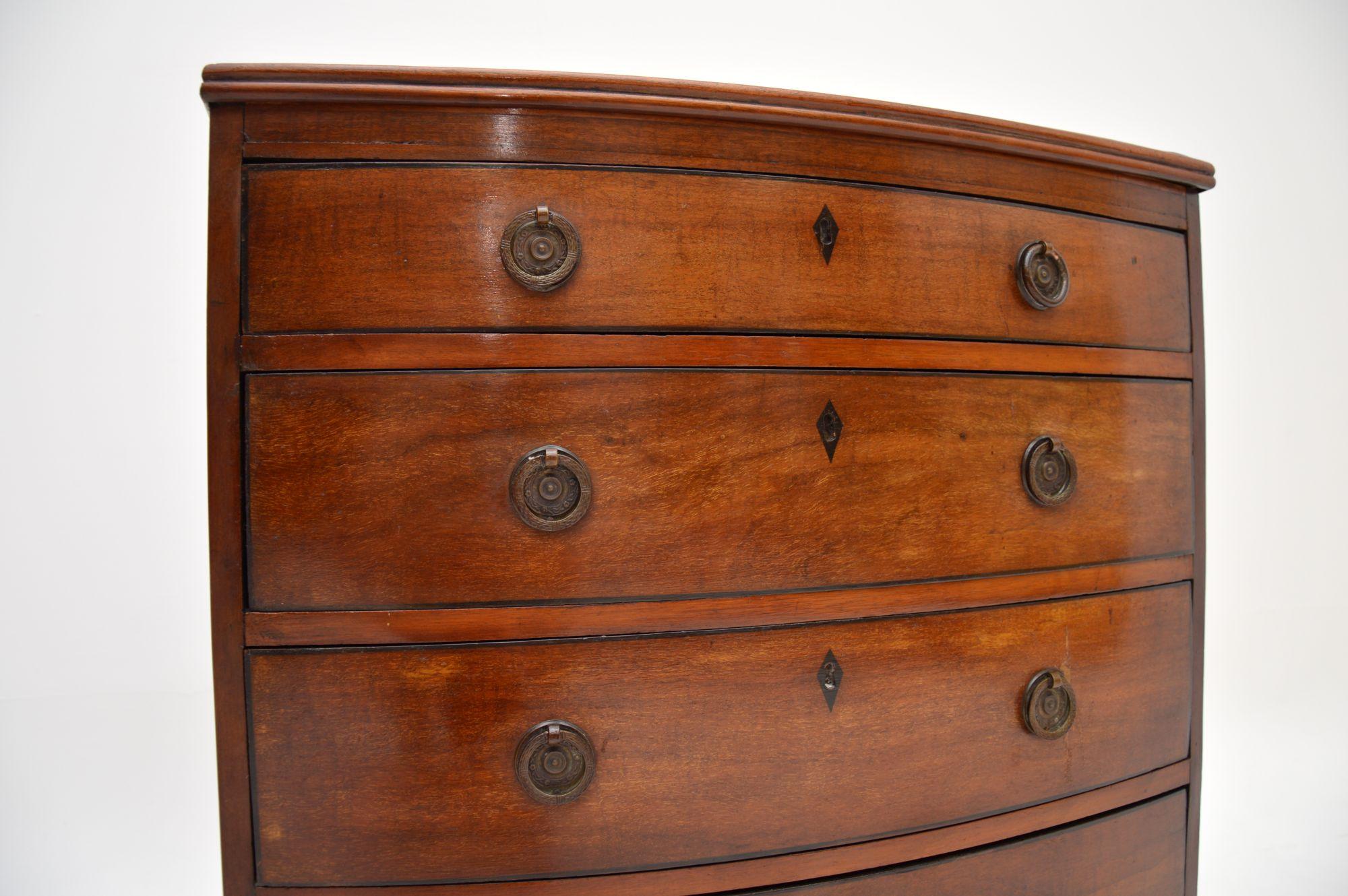 Antique Georgian Bow Front Chest of Drawers For Sale 1