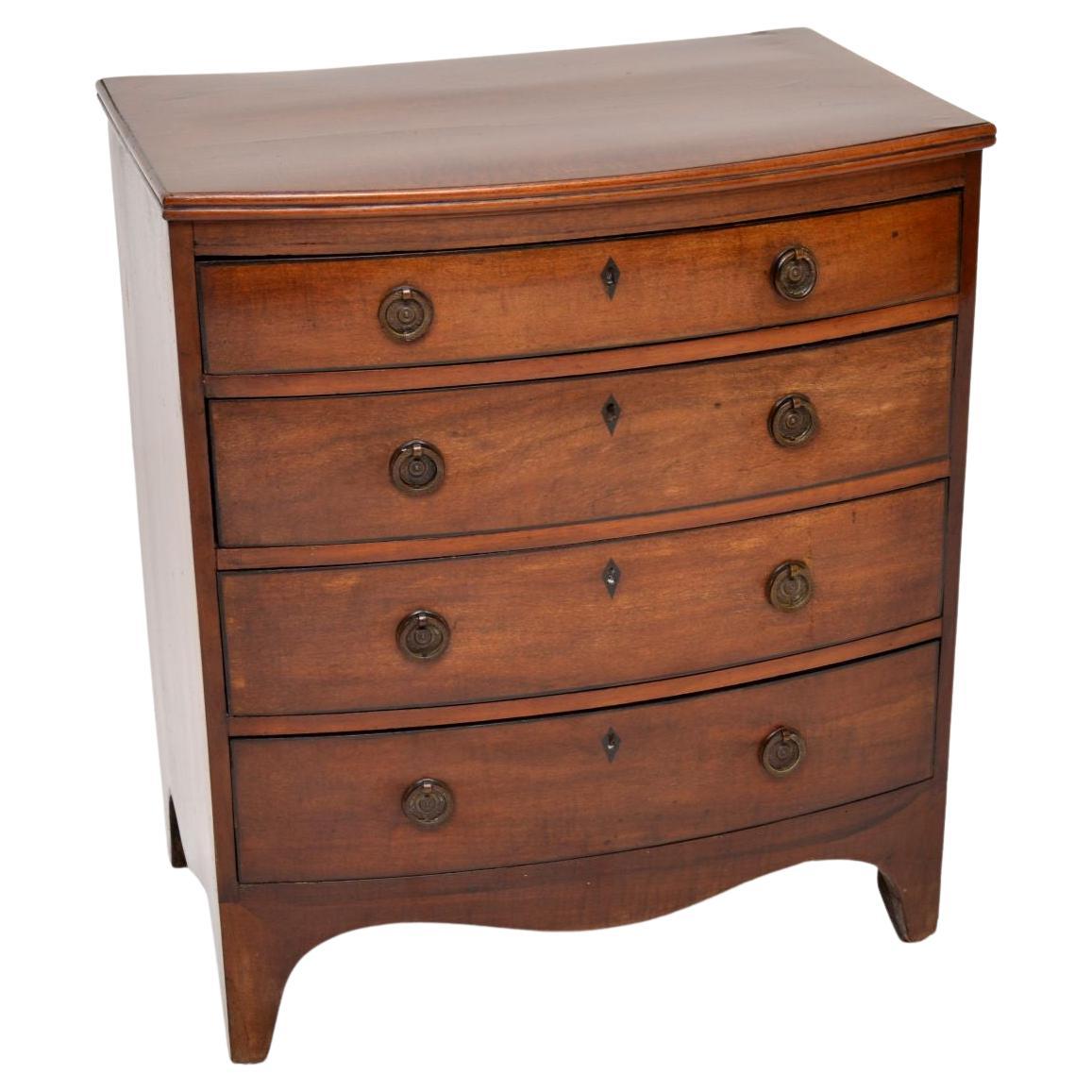 Antique Georgian Bow Front Chest of Drawers For Sale