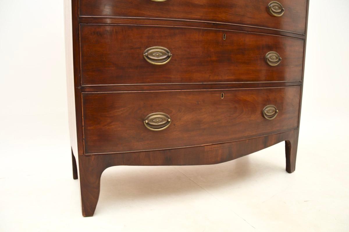 Antique Georgian Bow Fronted Chest of Drawers For Sale 4