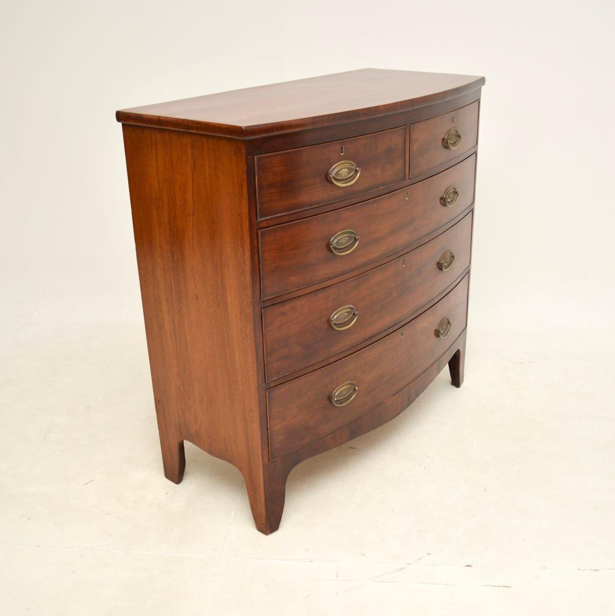 Early 19th Century Antique Georgian Bow Fronted Chest of Drawers For Sale