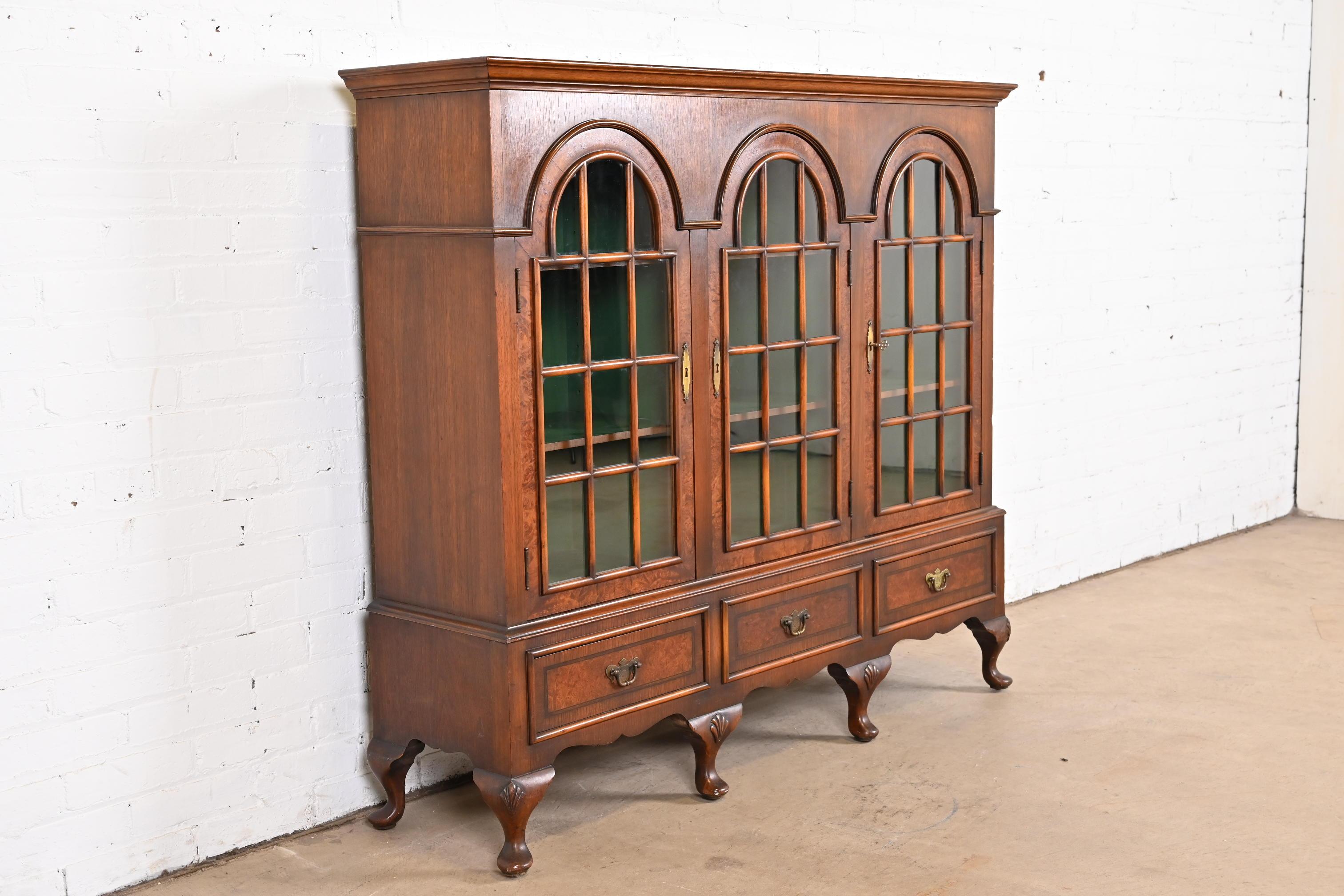 Antique Georgian Burled Walnut Triple Bookcase In Good Condition In South Bend, IN