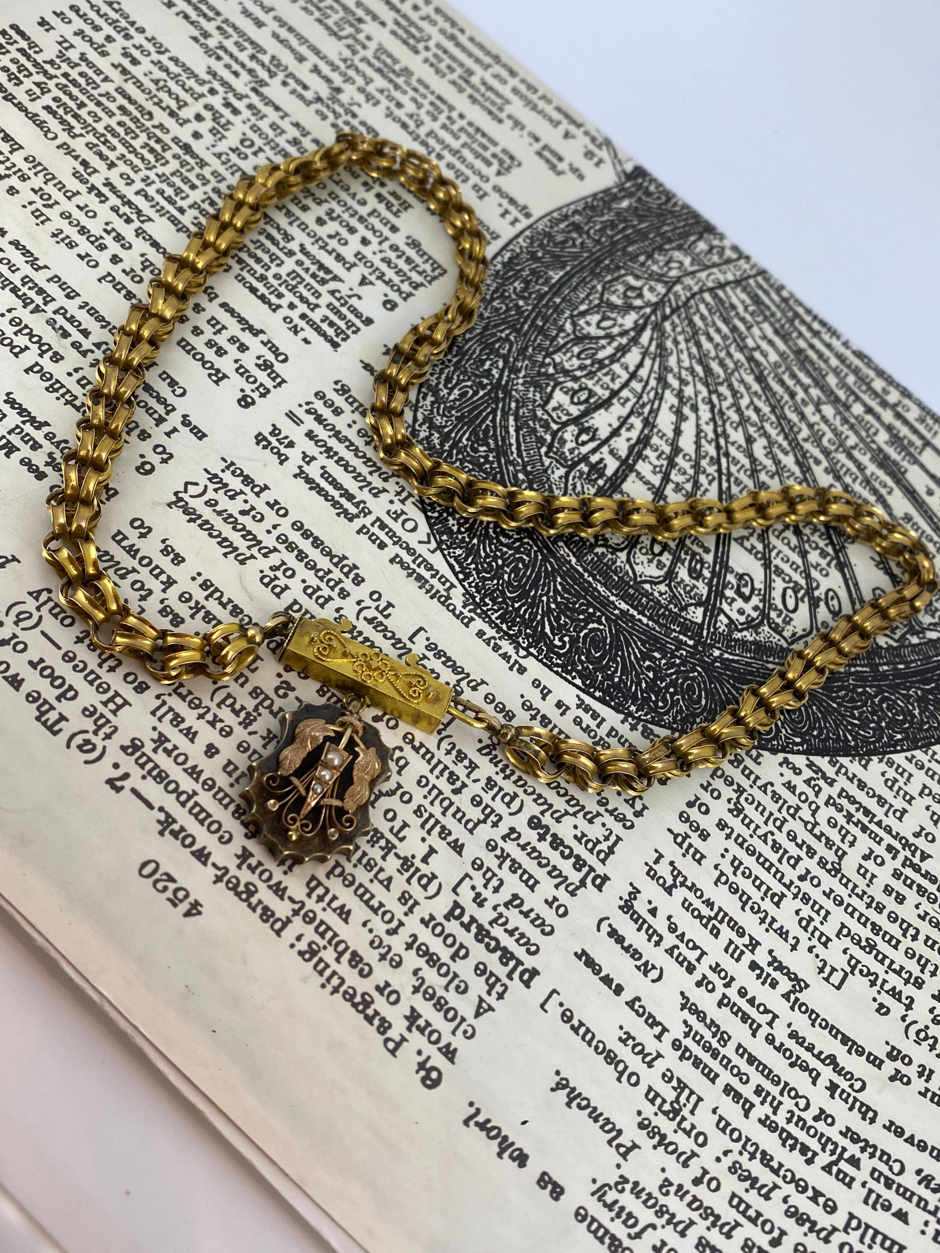 Antike georgianische 15K Gold englische Kette Halskette mit Medaillon-Anhänger, Georgian, um 1800 für Damen oder Herren im Angebot