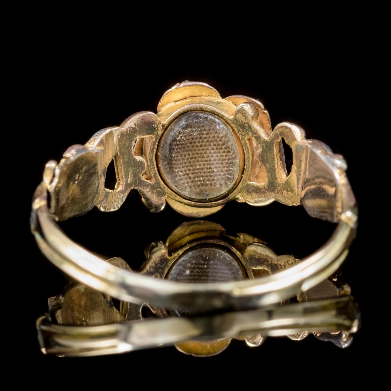Antiker georgianischer Cabochon-Medaillon-Ring aus 18 Karat Gold, um 1800 (Georgian)