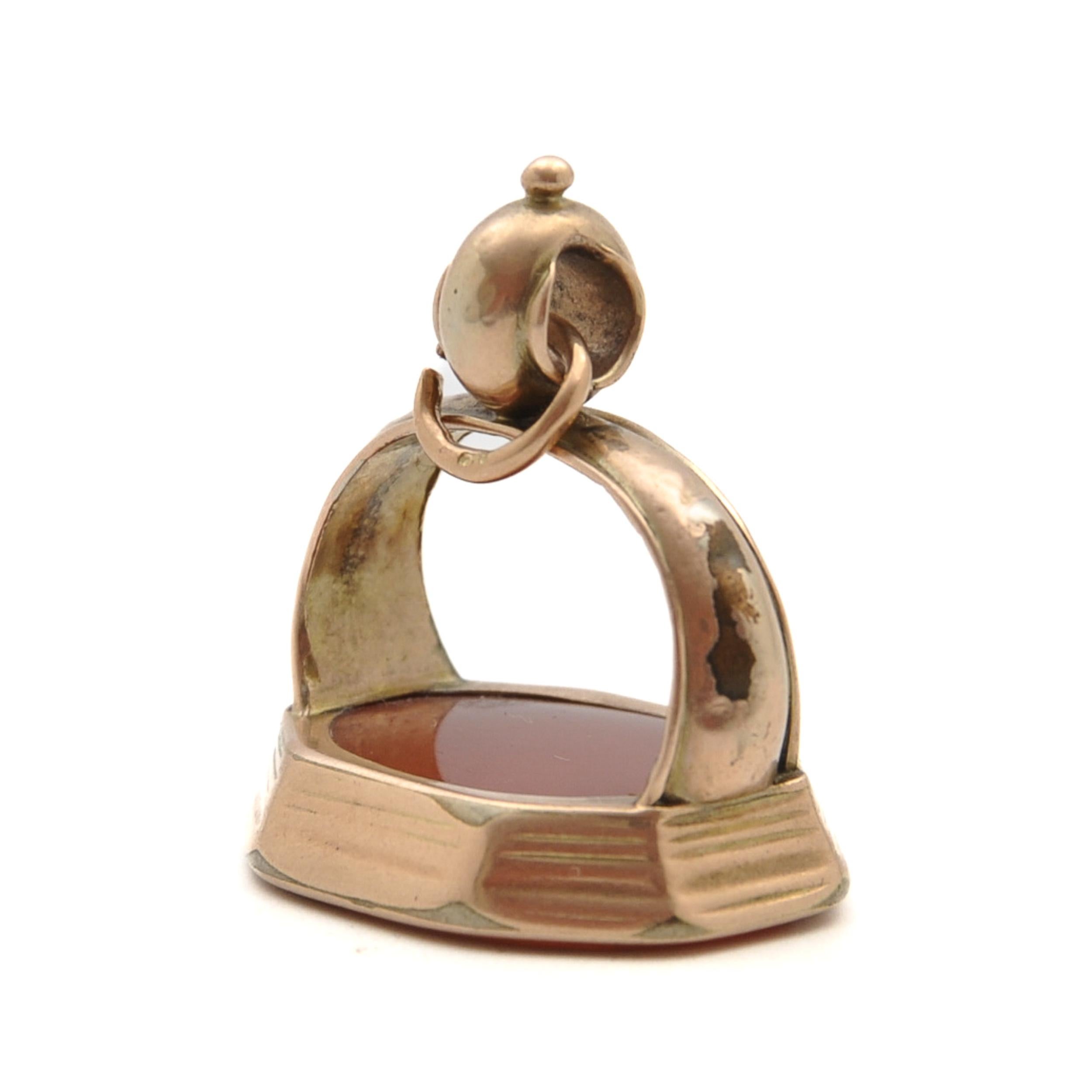 Pendentif en forme de sceau de cire en intaille en cornaline de l'Antiquité géorgienne en vente 1