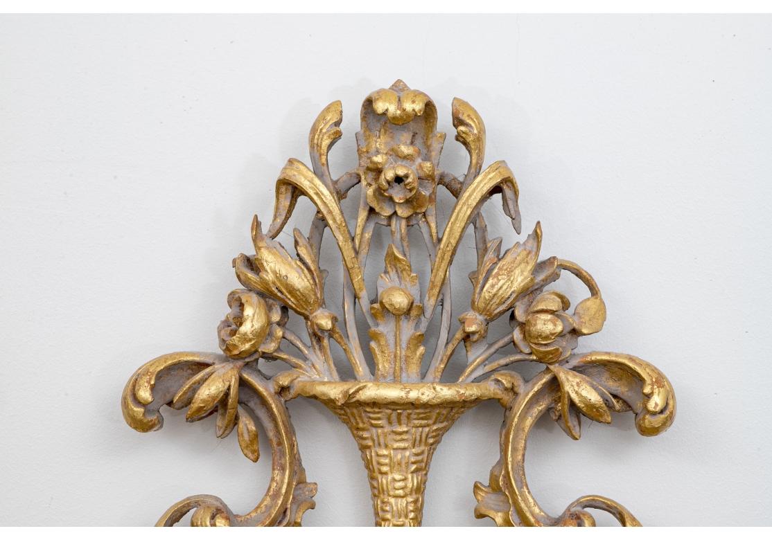Antiguo espejo georgiano tallado y dorado para restaurar en Desgastado estado para la venta en Bridgeport, CT