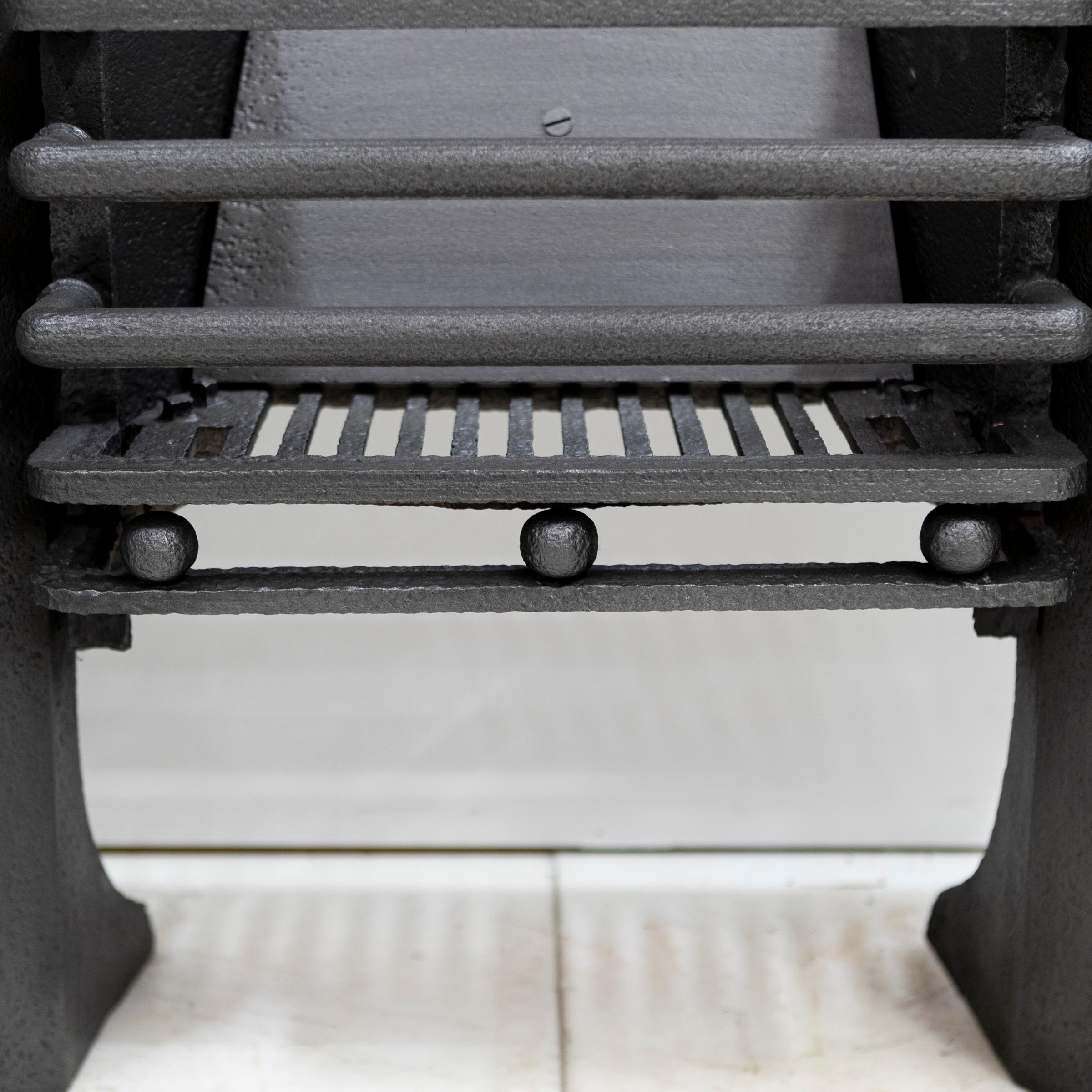 Antique Georgian Cast Iron Hob Grate For Sale 5