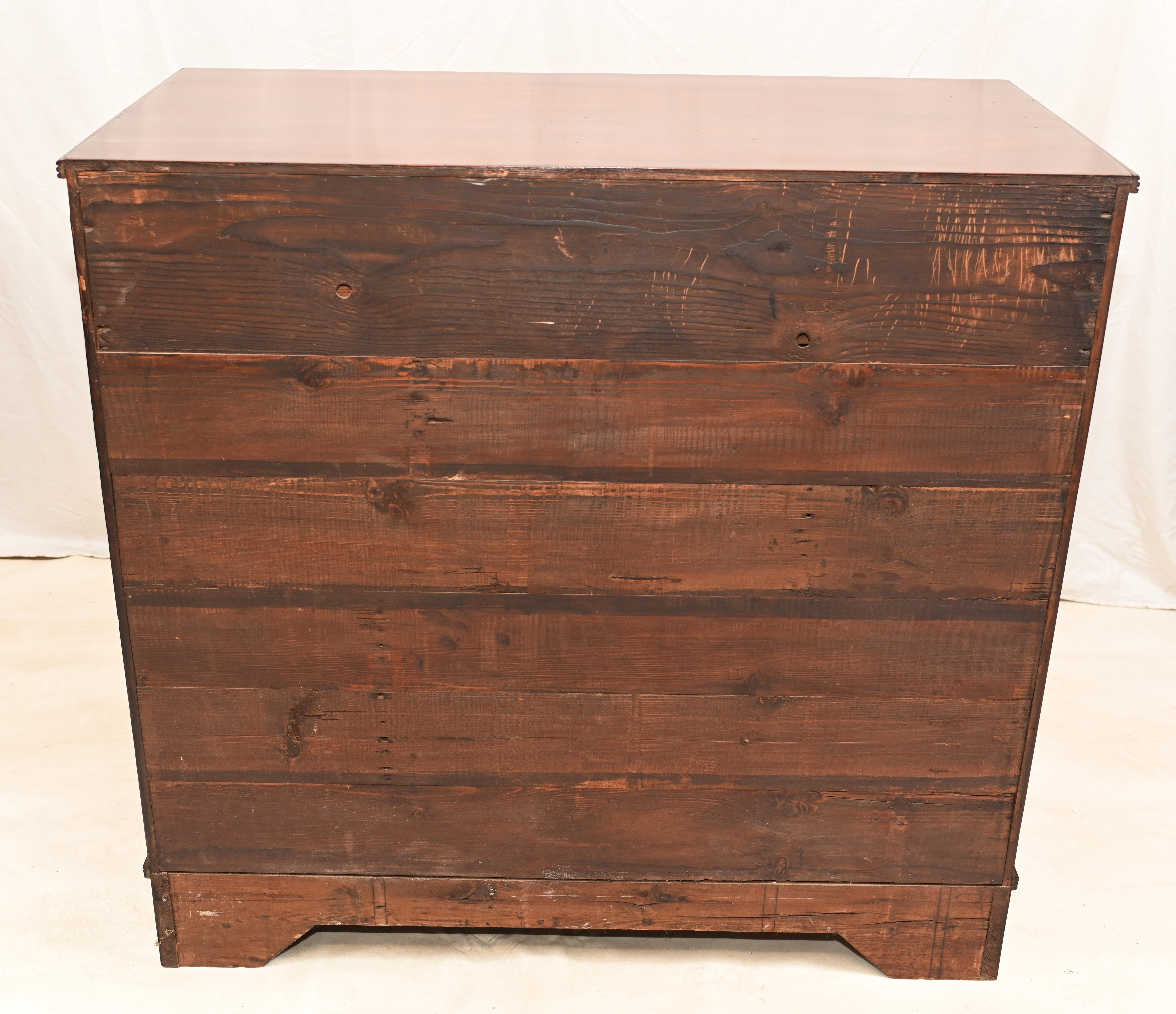 Antique Georgian Chest of Drawers Mahogany Hepplewhite For Sale 2