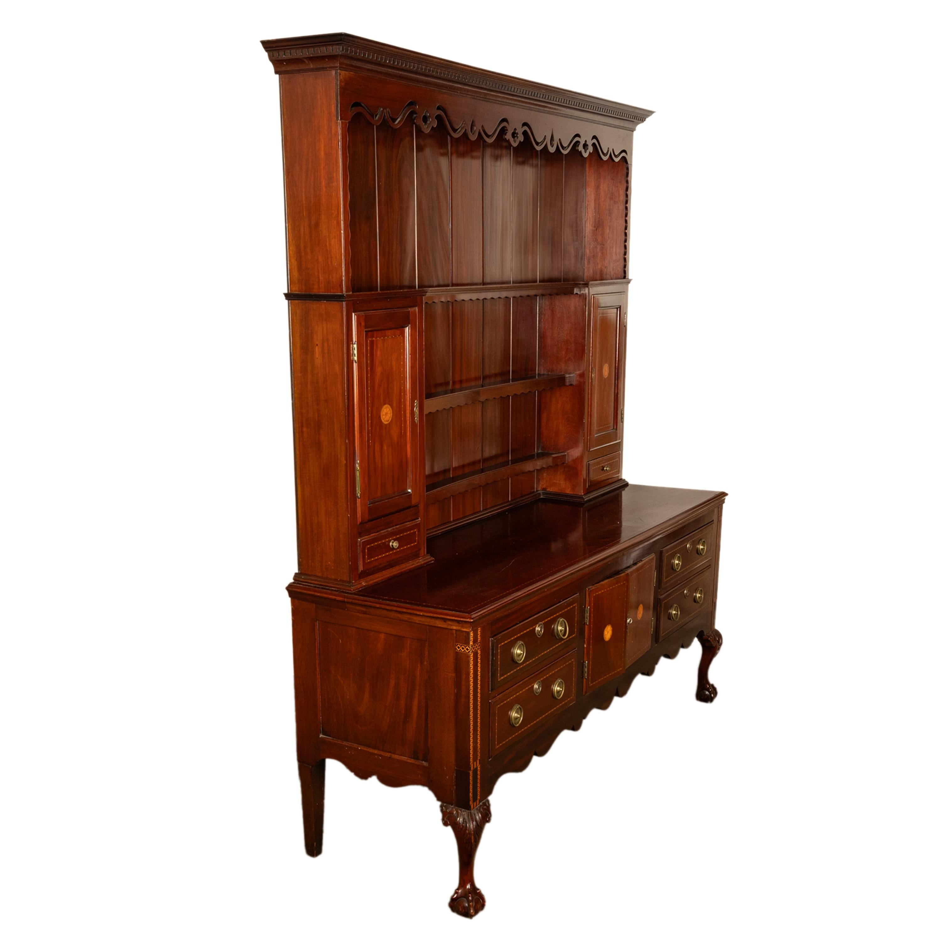 Antigua cómoda georgiana Chippendale de caoba tallada con incrustaciones Estante para platos 1790 en venta 2