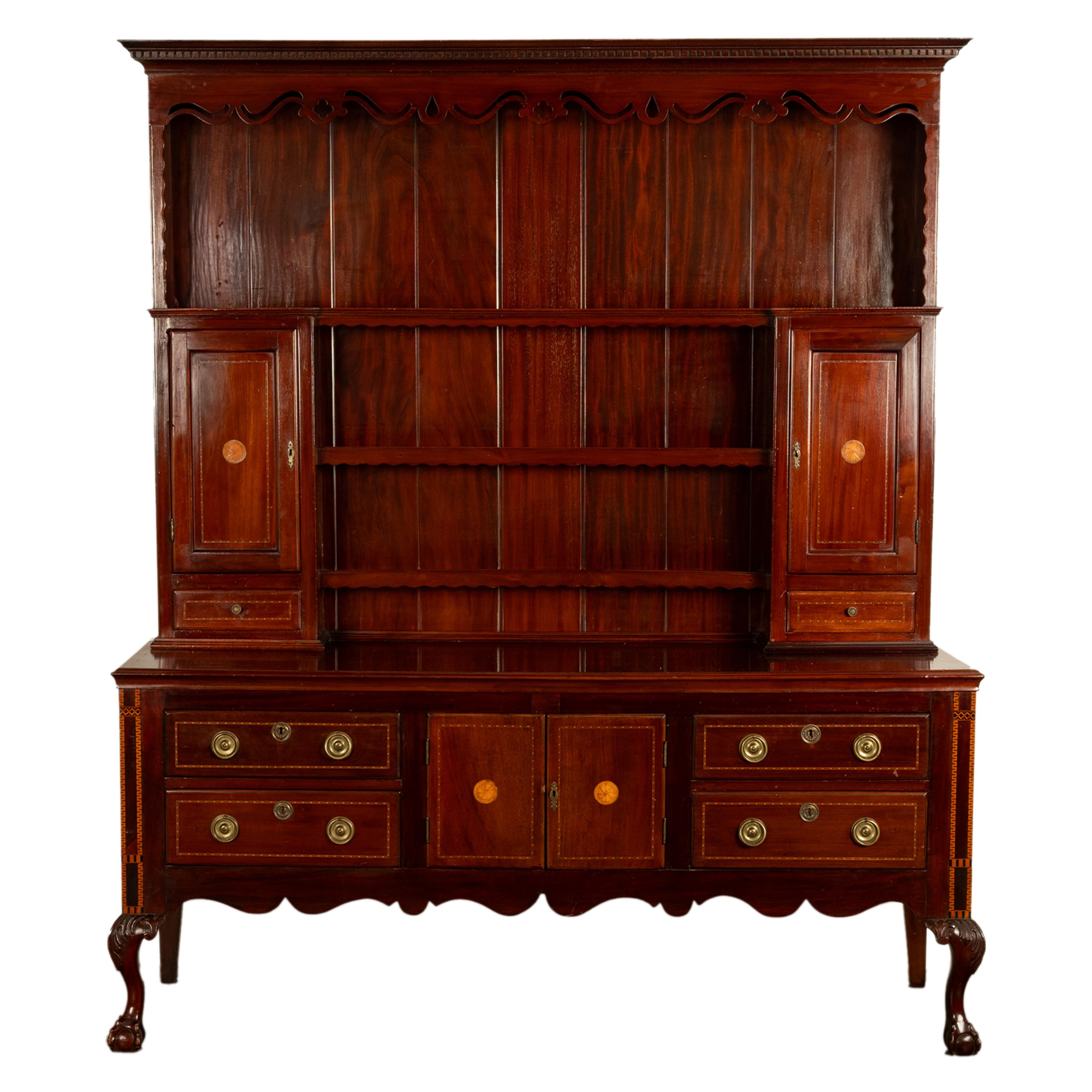 Antigua cómoda georgiana Chippendale de caoba tallada con incrustaciones Estante para platos 1790 en venta 4